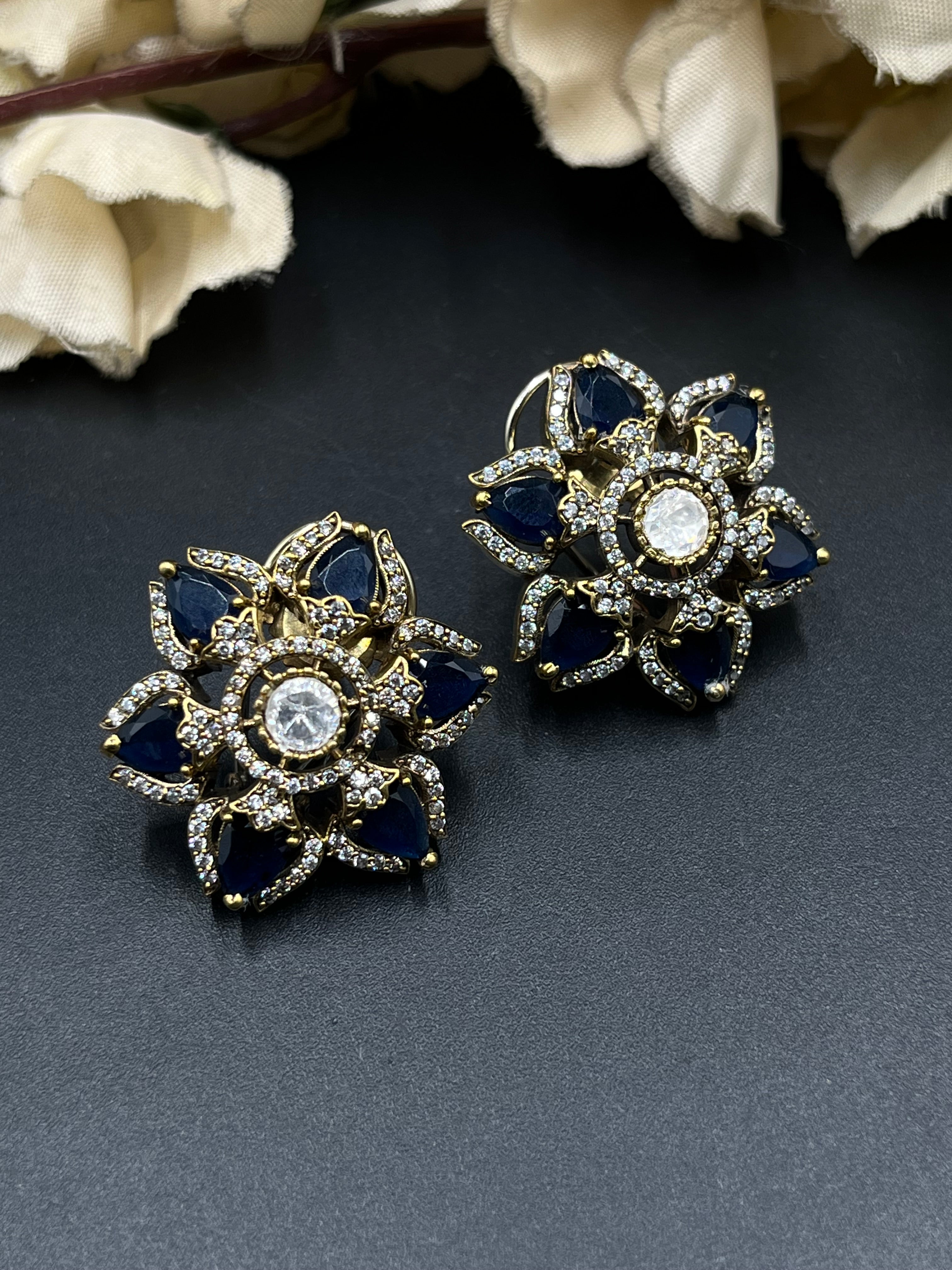 ROYA NECKLACE