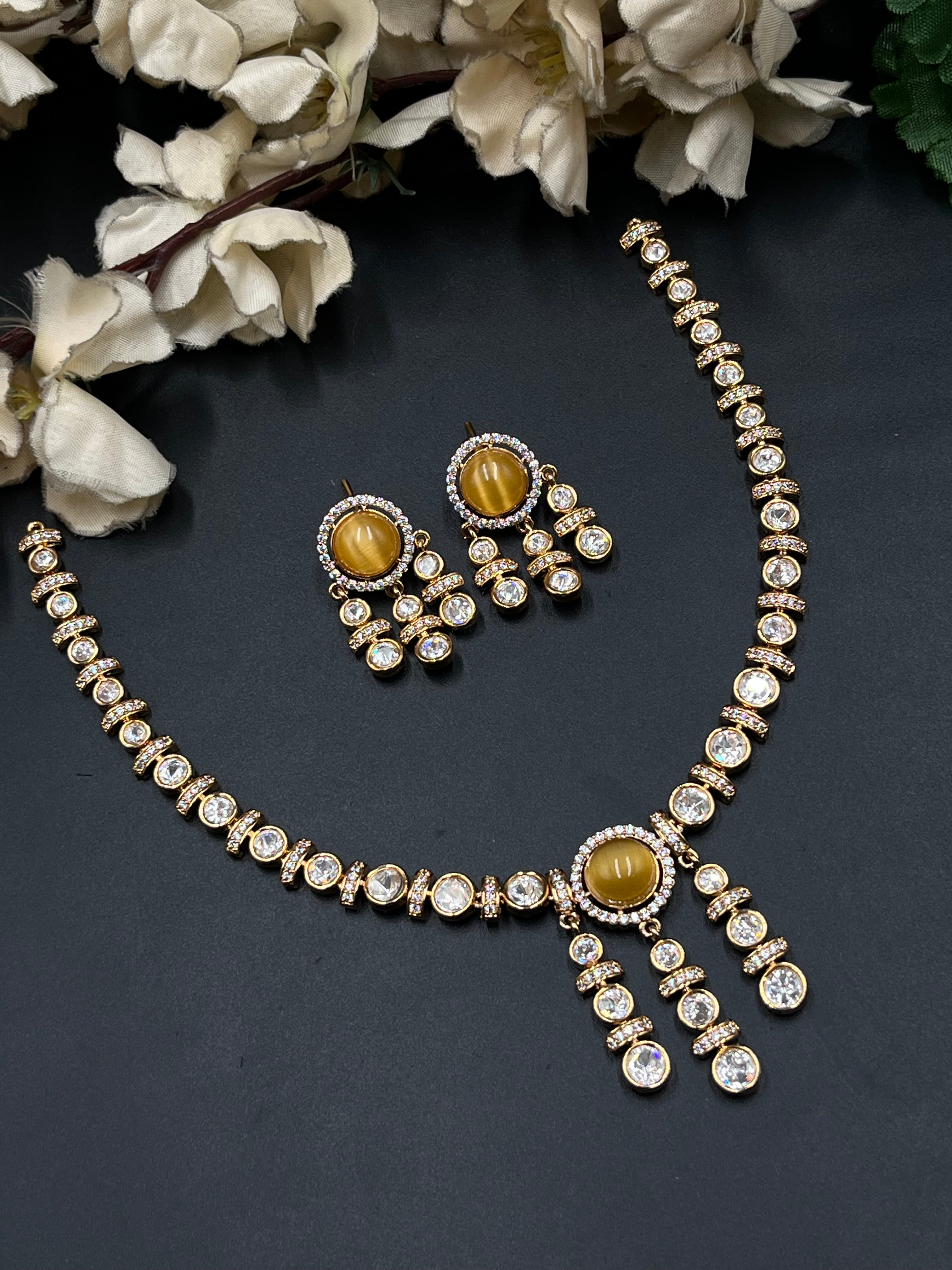 LATA NECKLACE