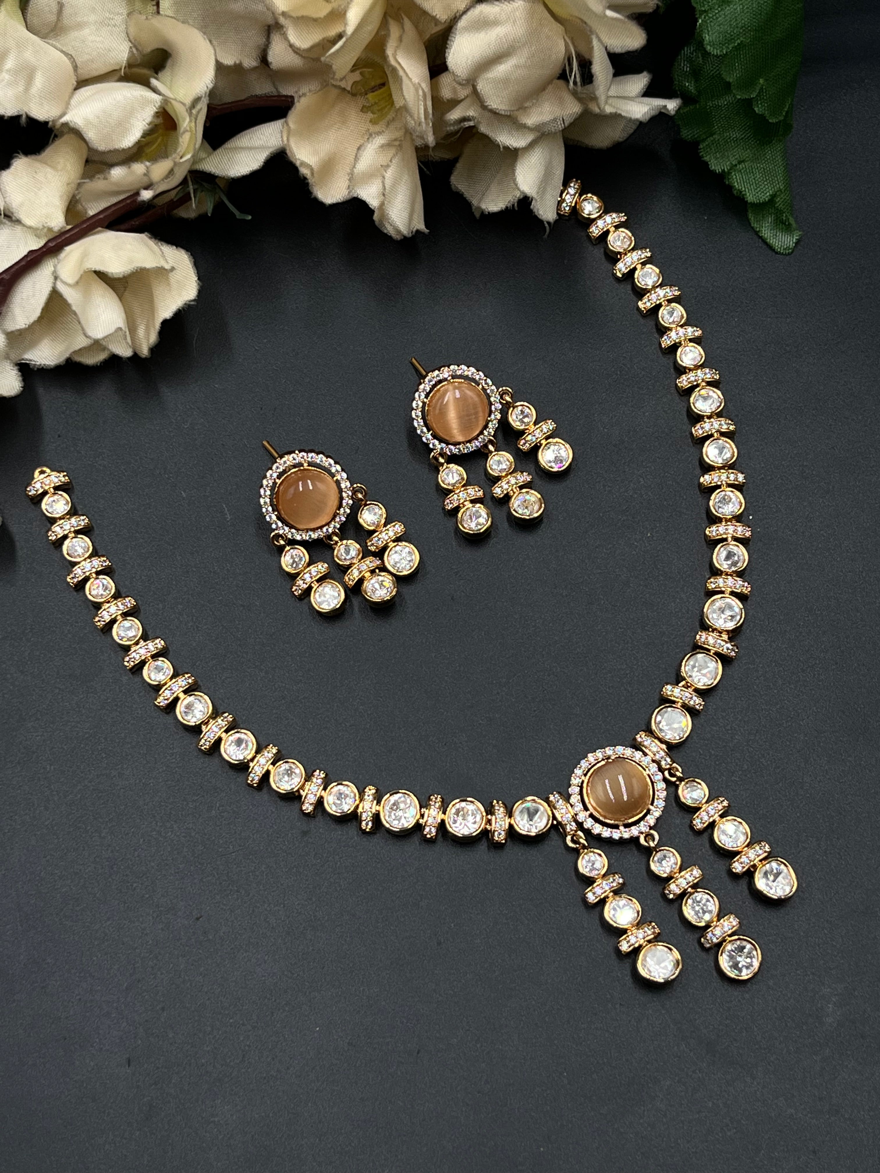 LATA NECKLACE