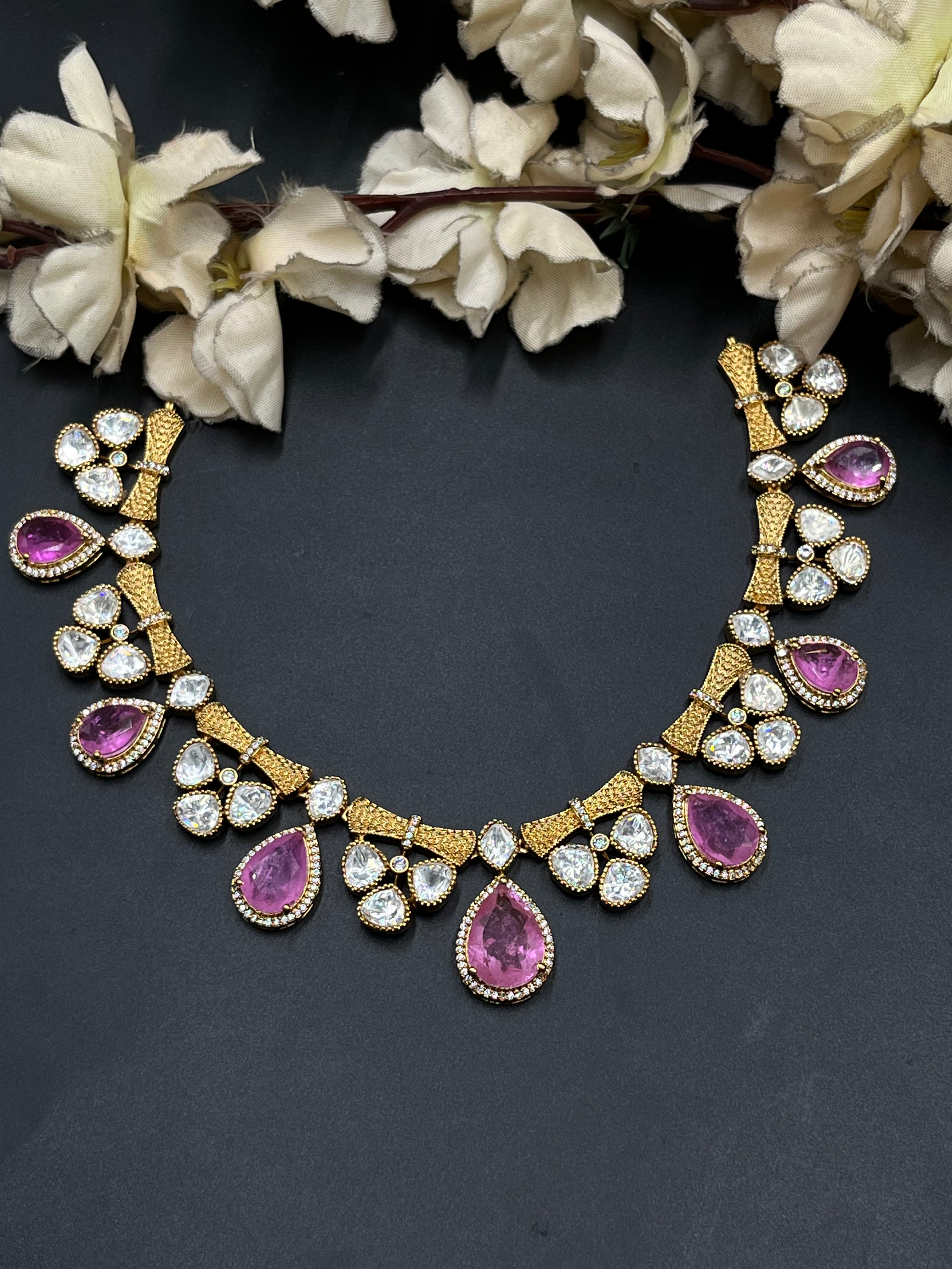 ASHIYA  NECKLACE