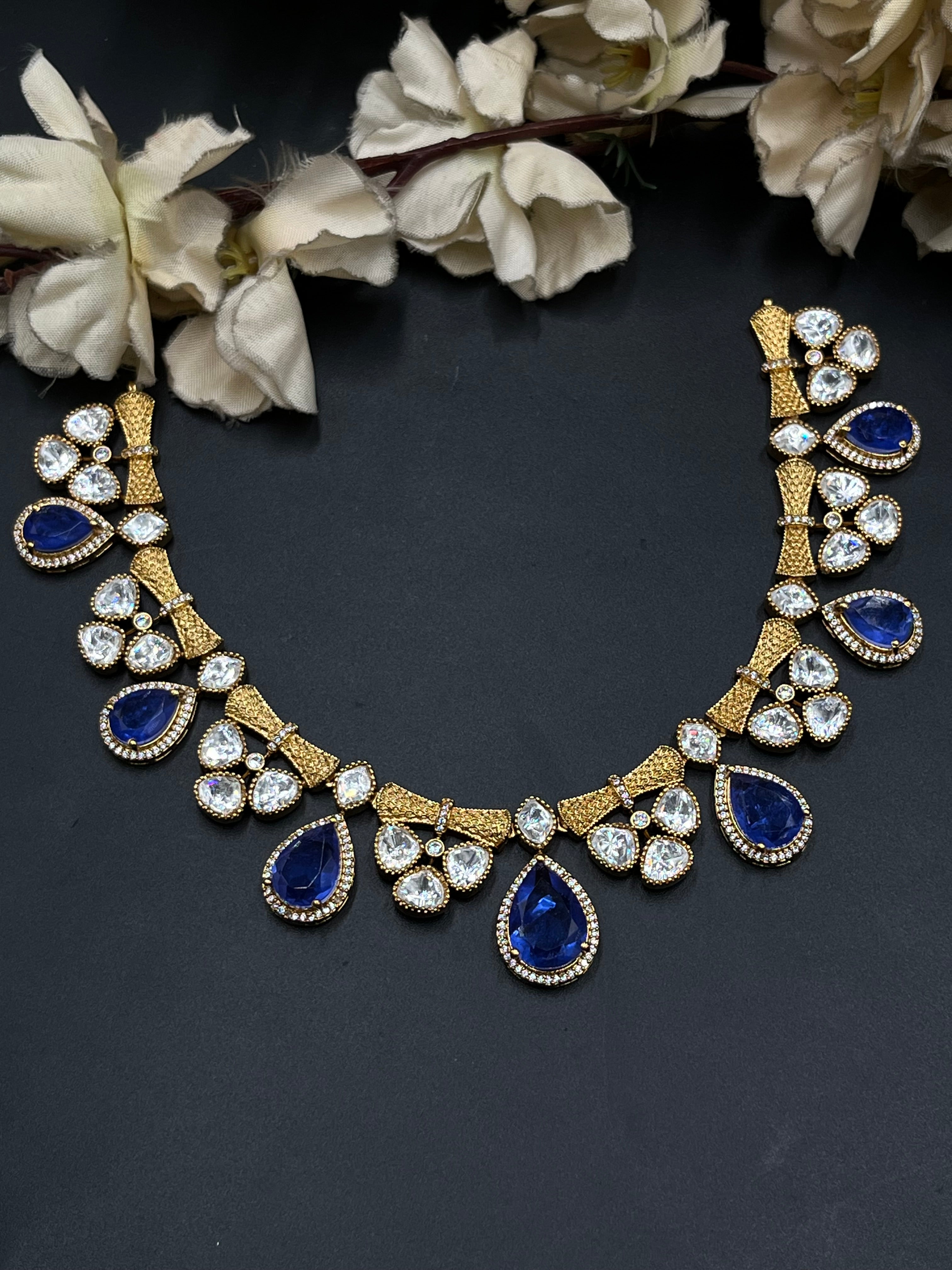 ASHIYA  NECKLACE