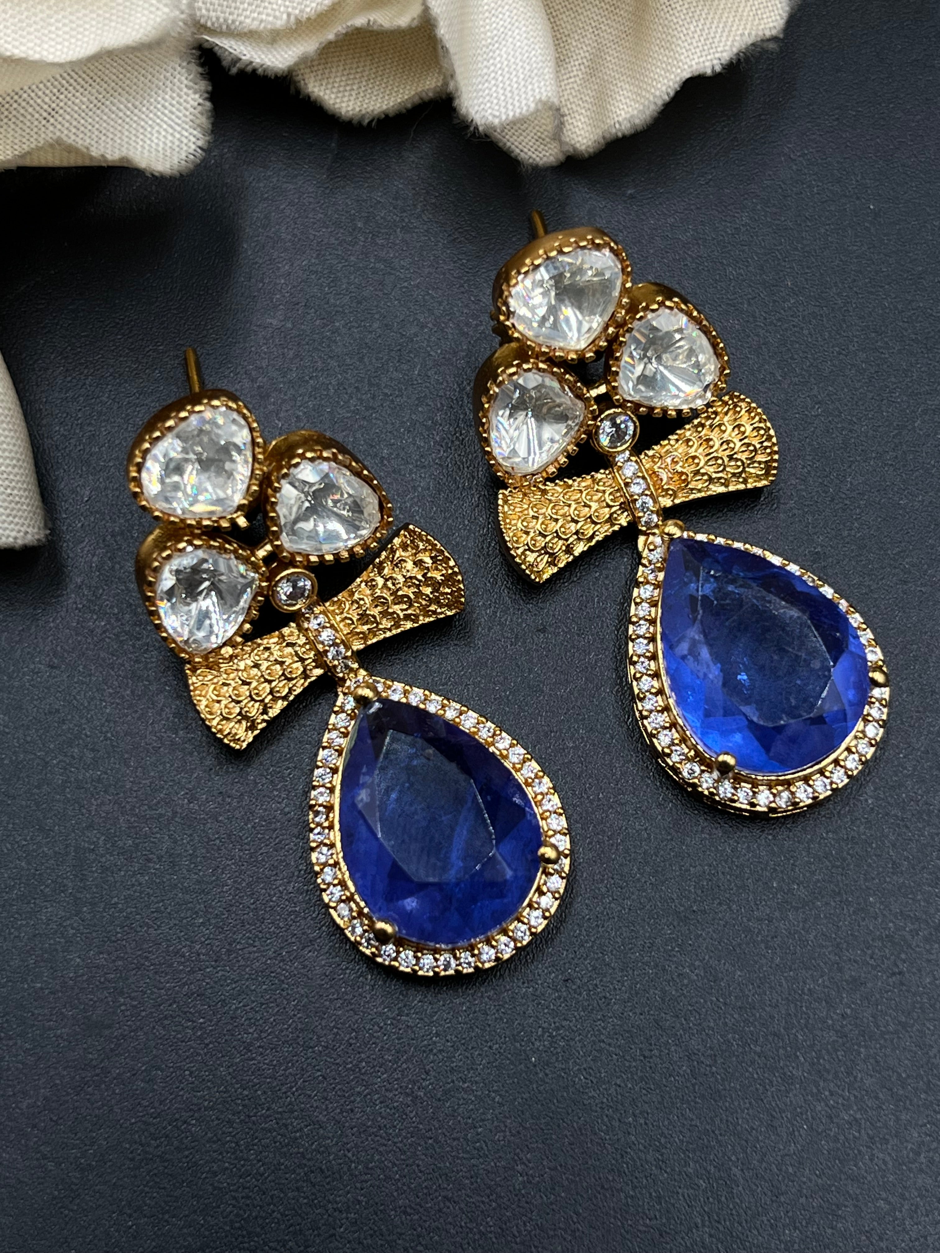 ASHIYA  NECKLACE