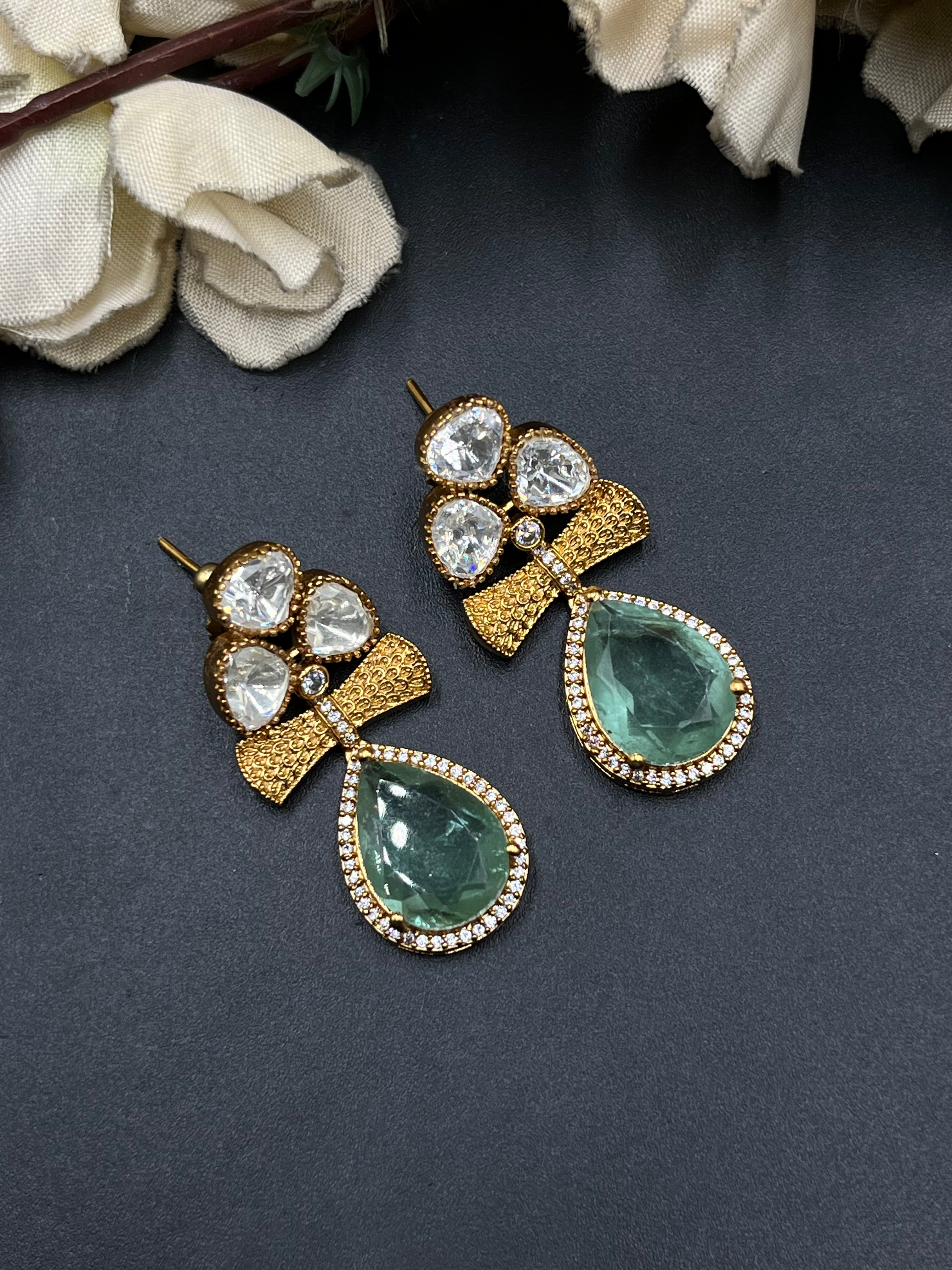 ASHIYA  NECKLACE