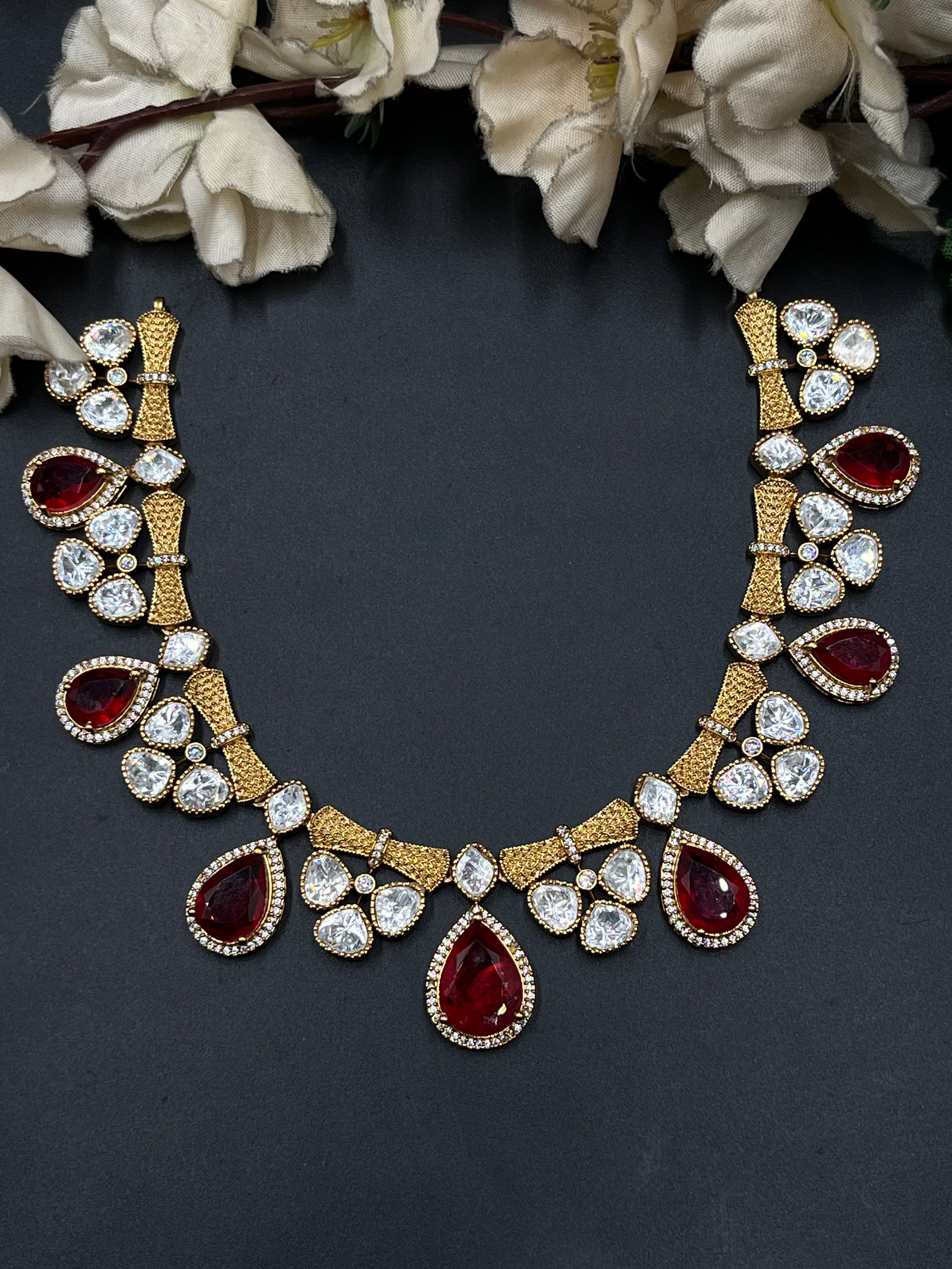 ASHIYA  NECKLACE
