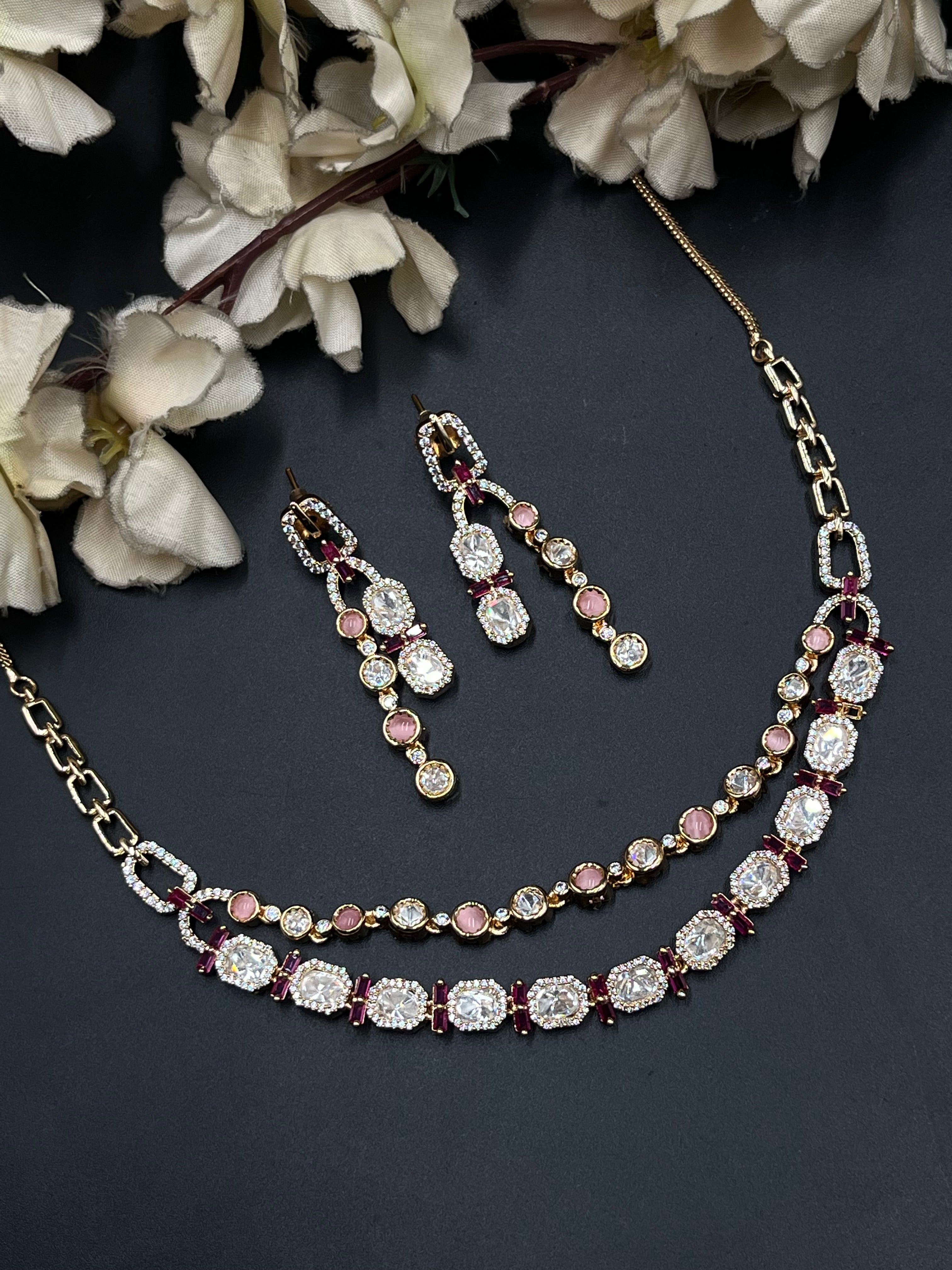 LARA NECKLACE