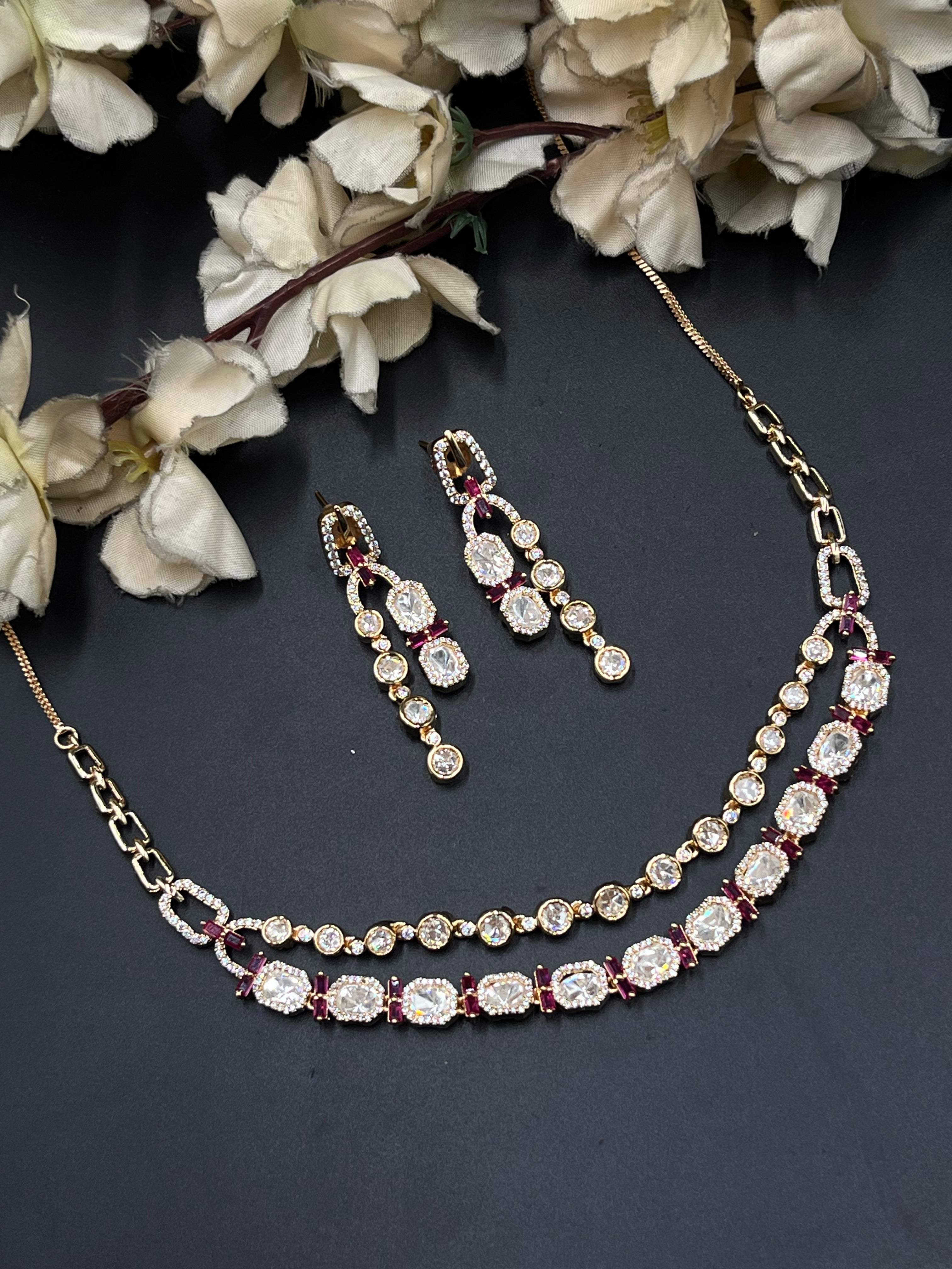 LARA NECKLACE