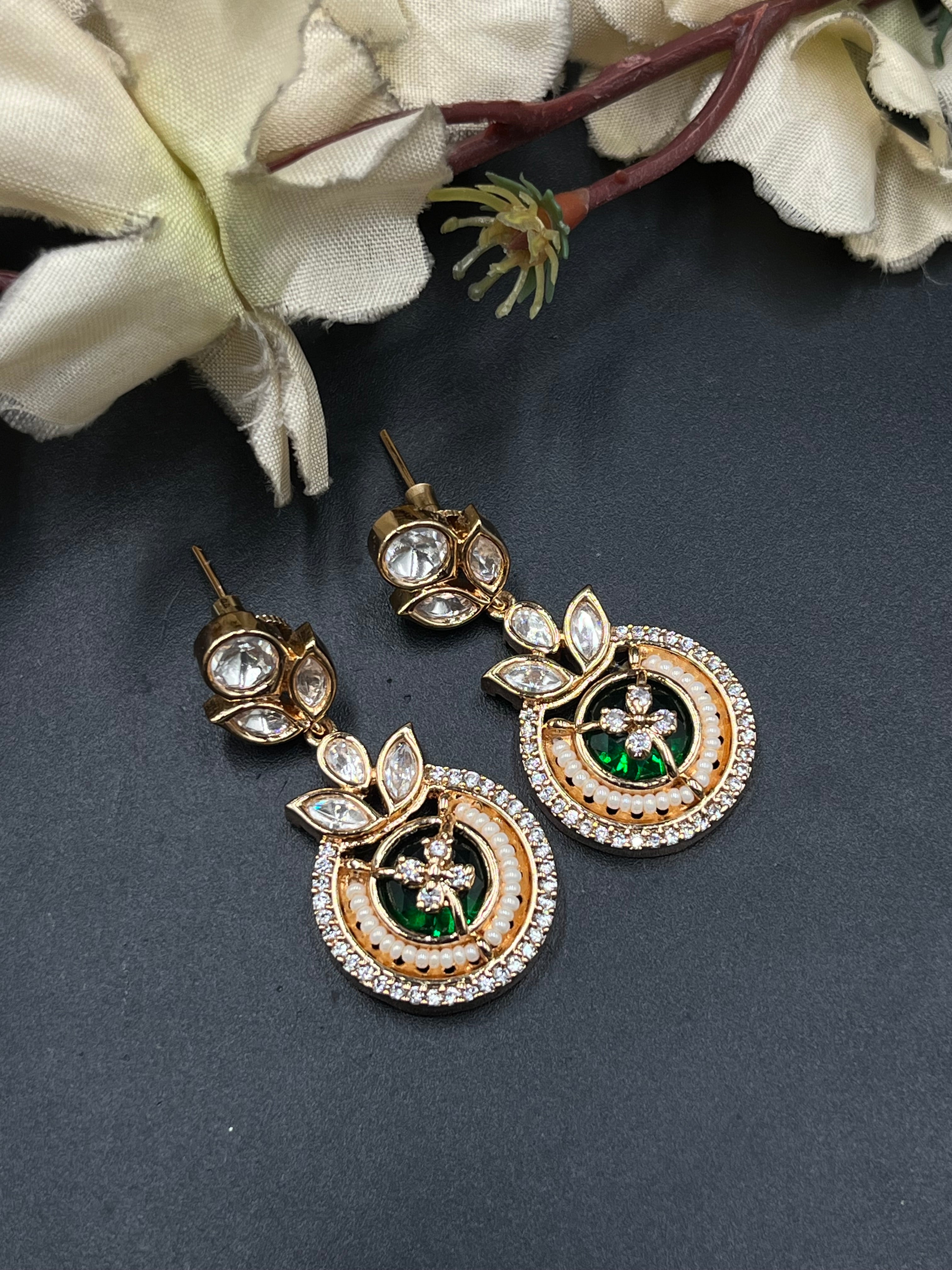 MIRHA NECKLACE