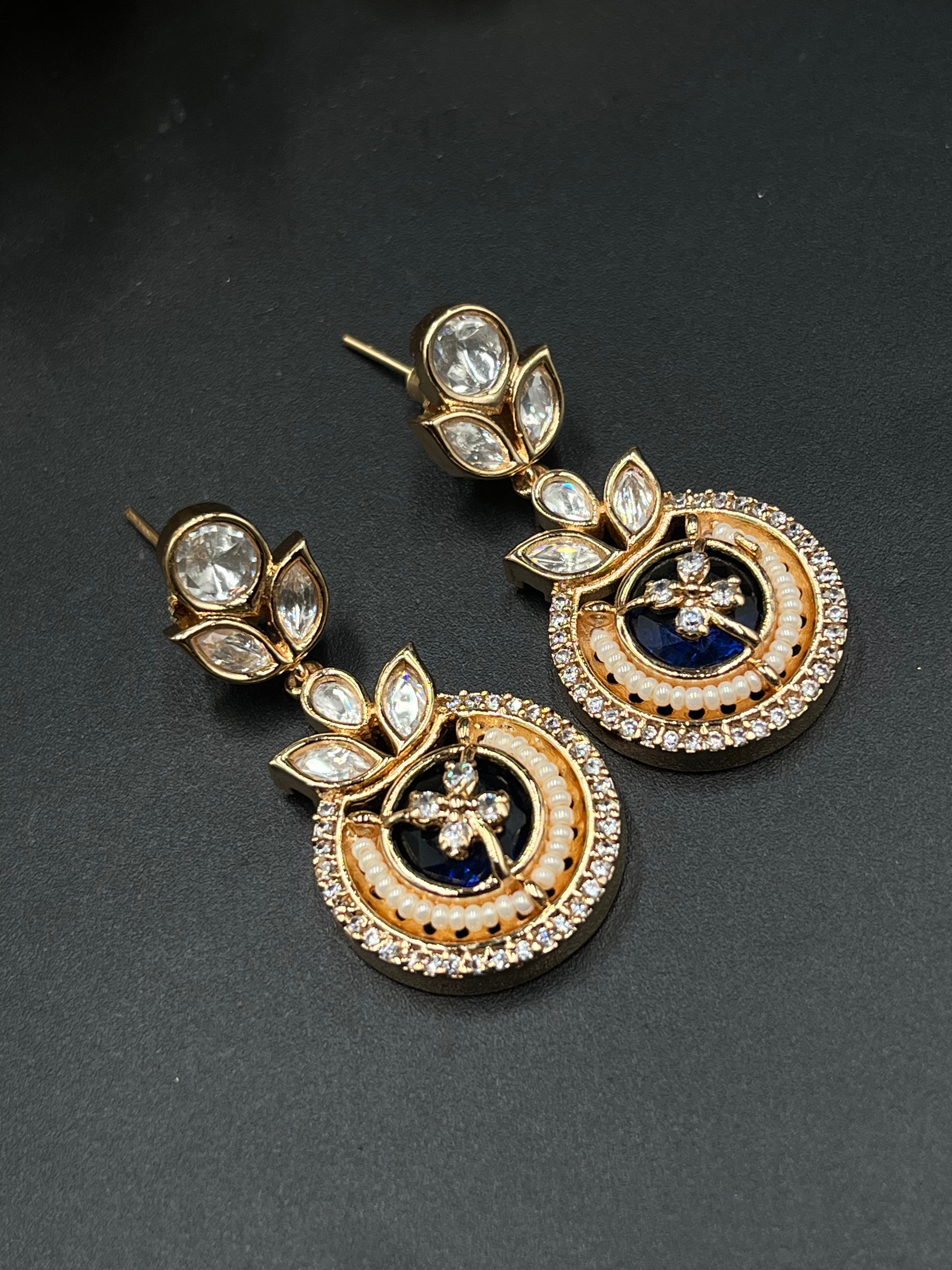 MIRHA NECKLACE