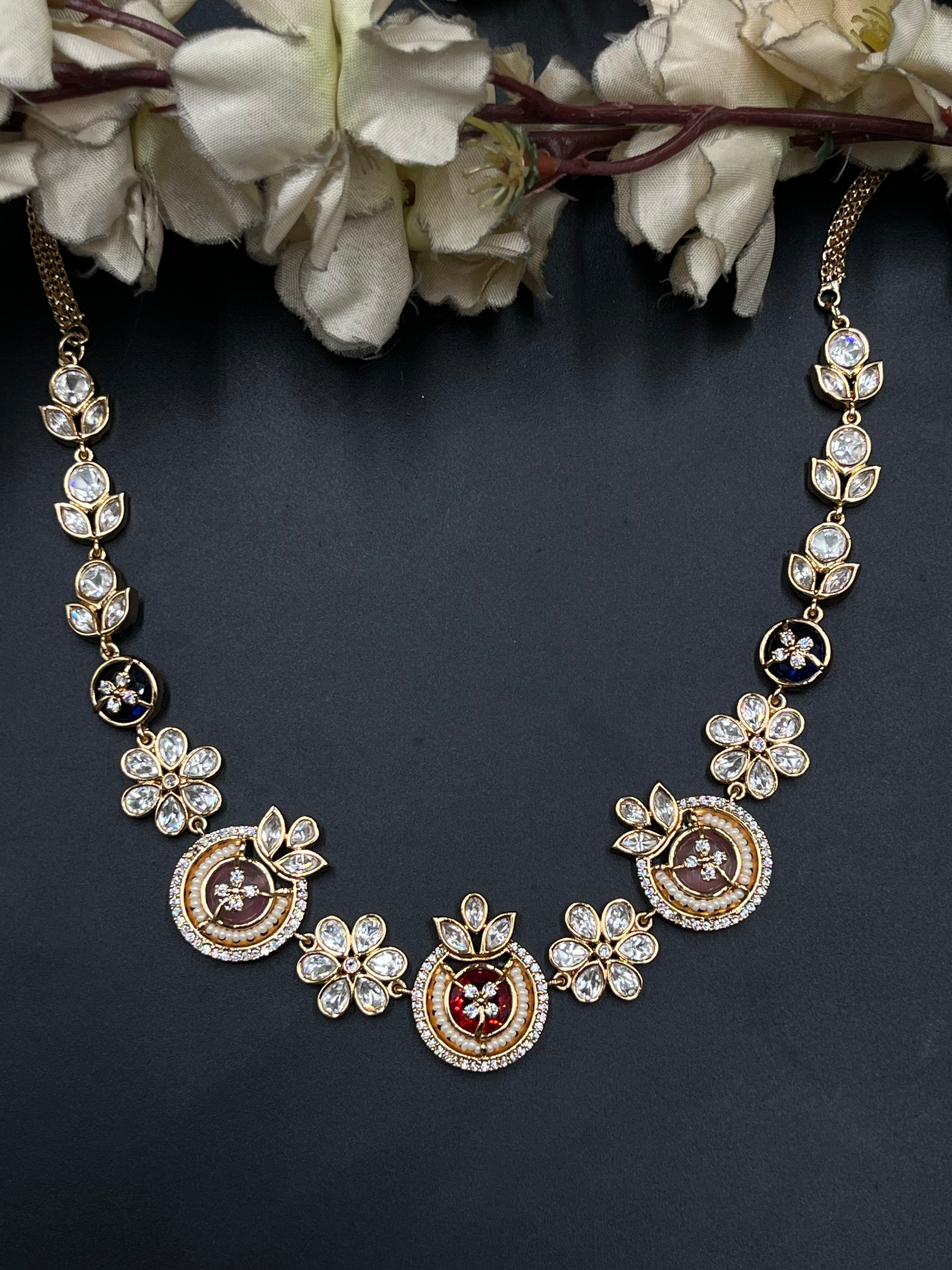 MIRHA NECKLACE
