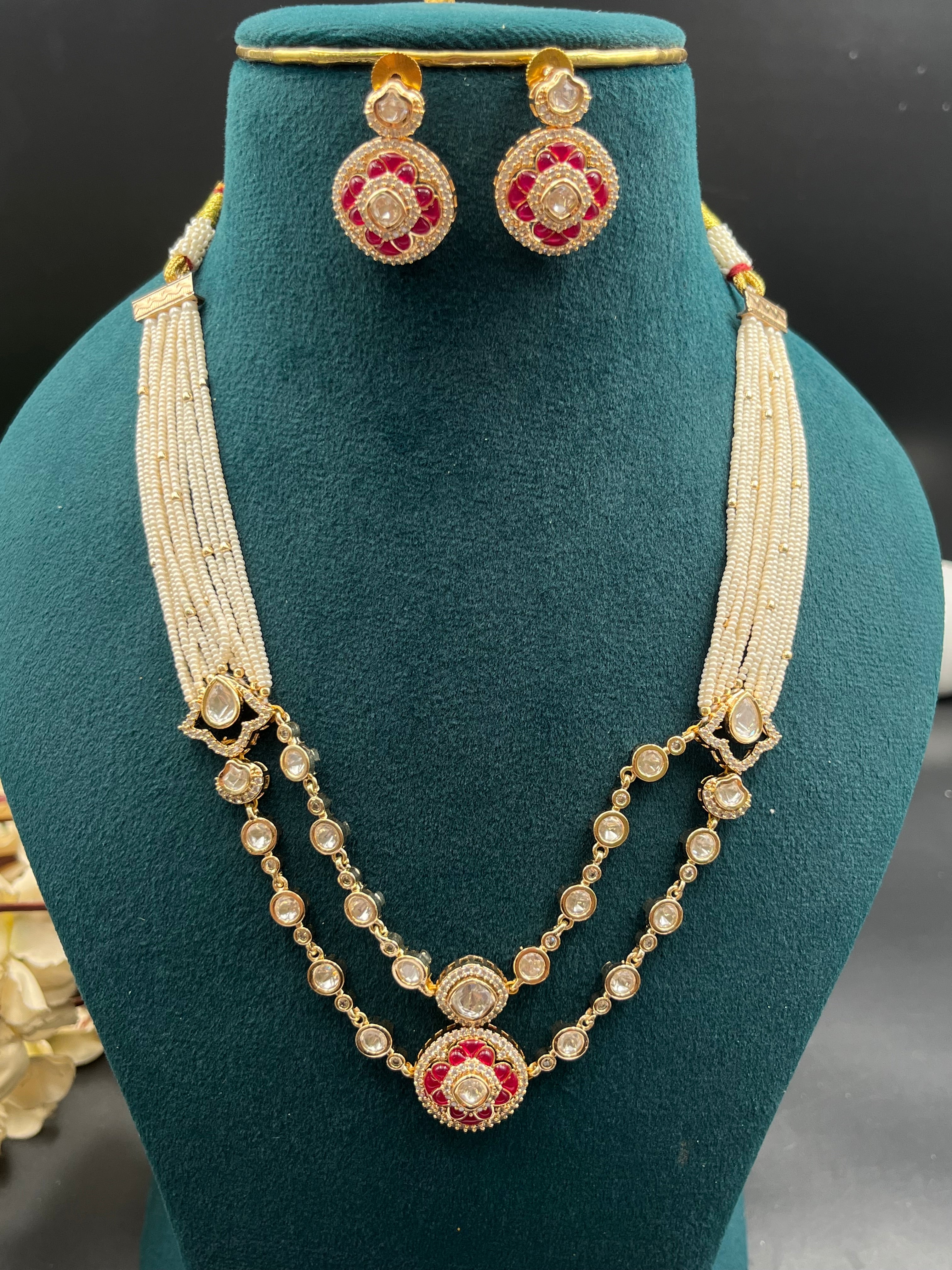 VENUU NECKLACE