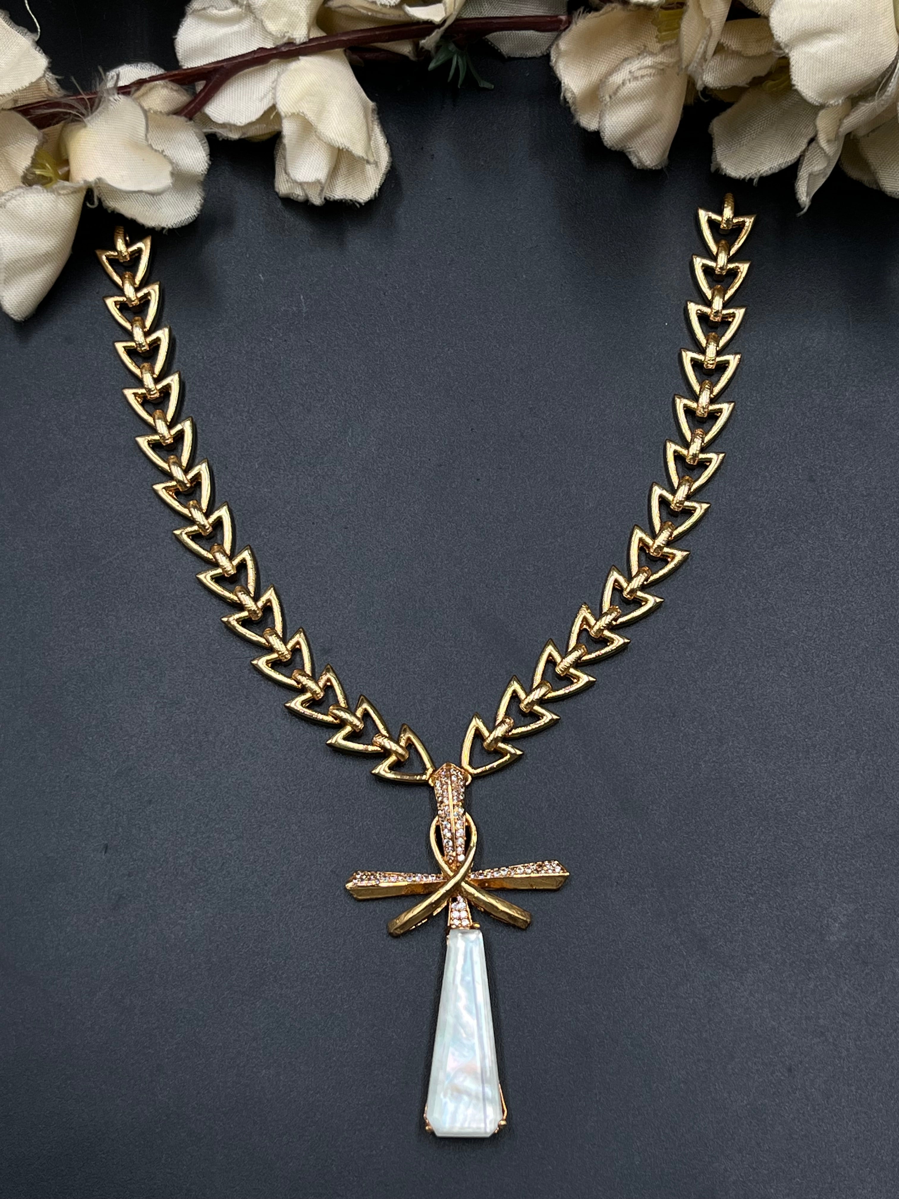 IQRA NECKLACE