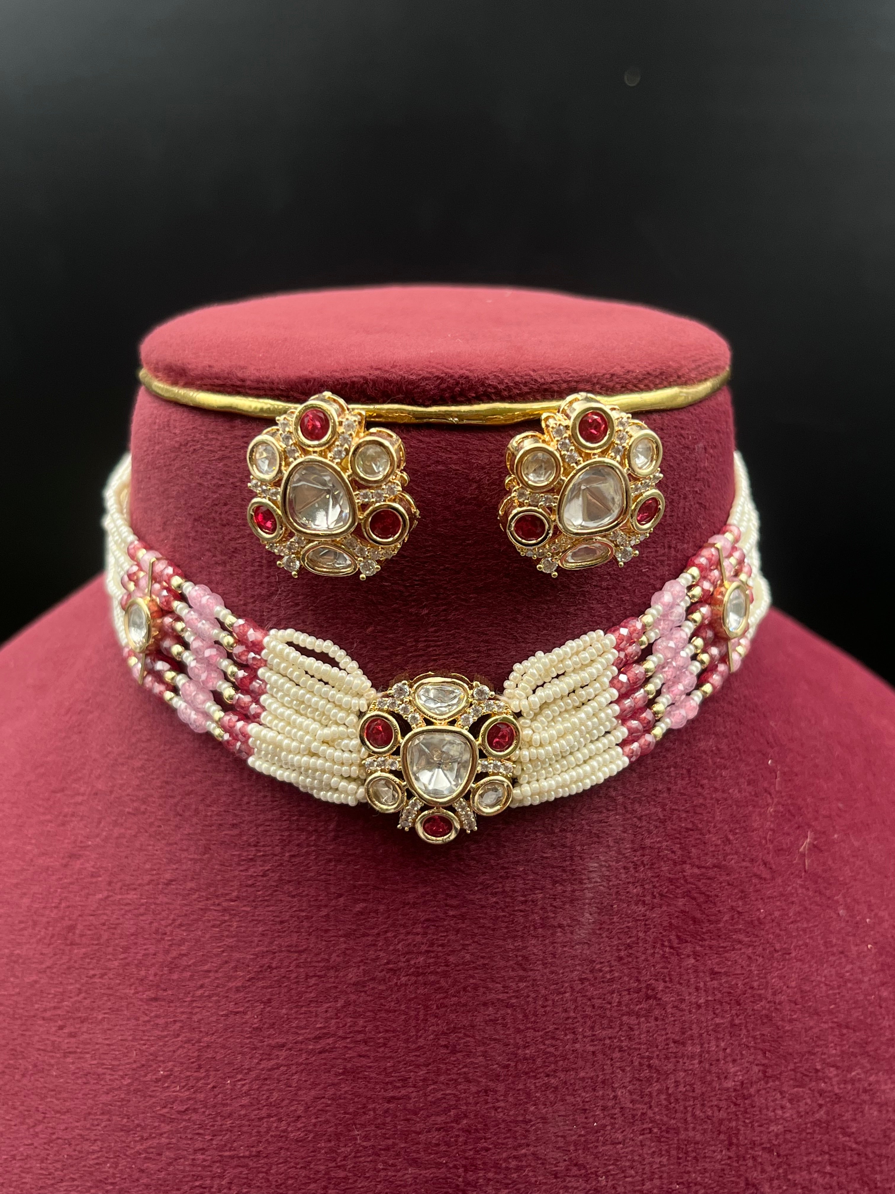 ANUSKA NECKLACE