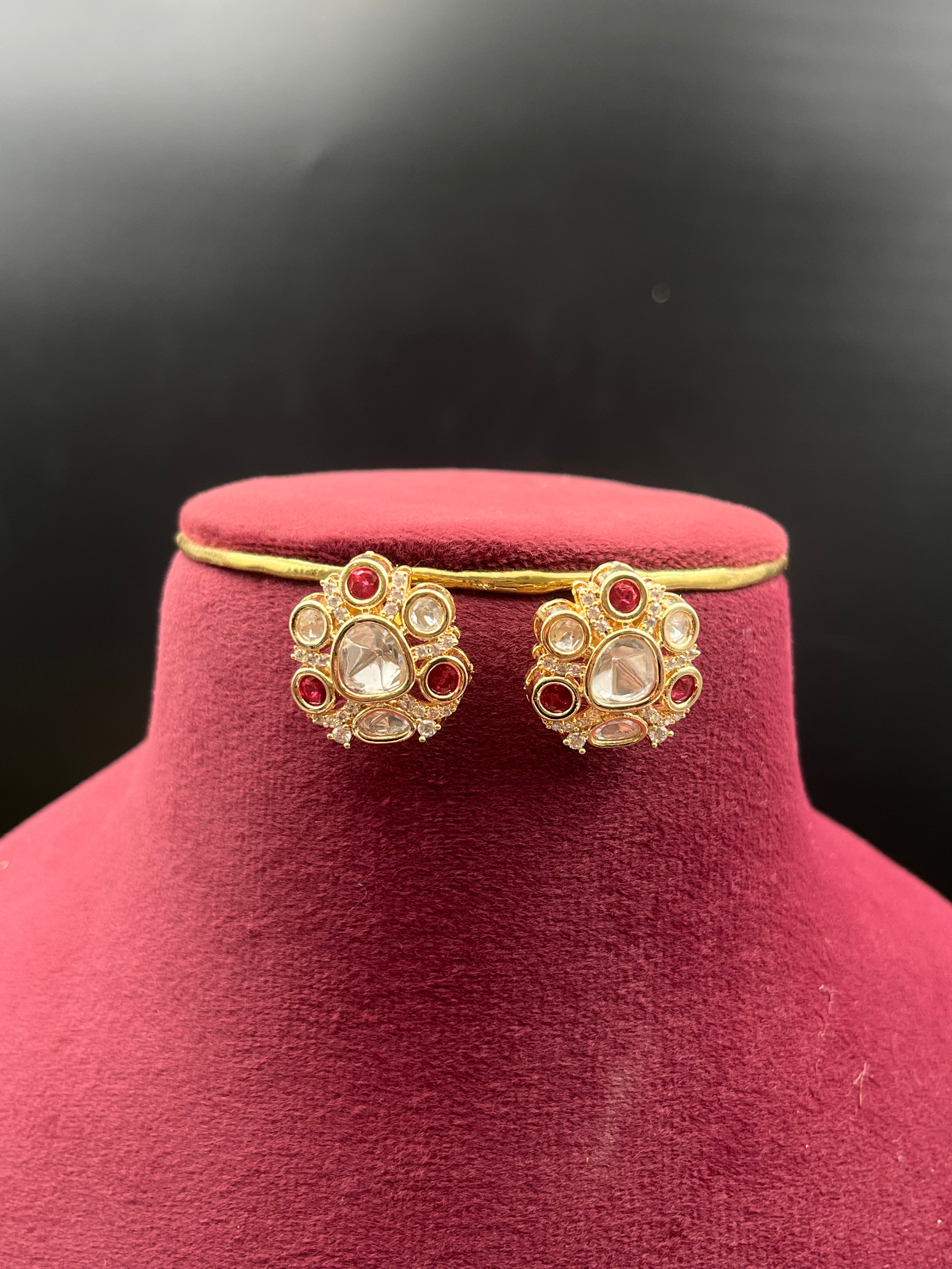 ANUSKA NECKLACE