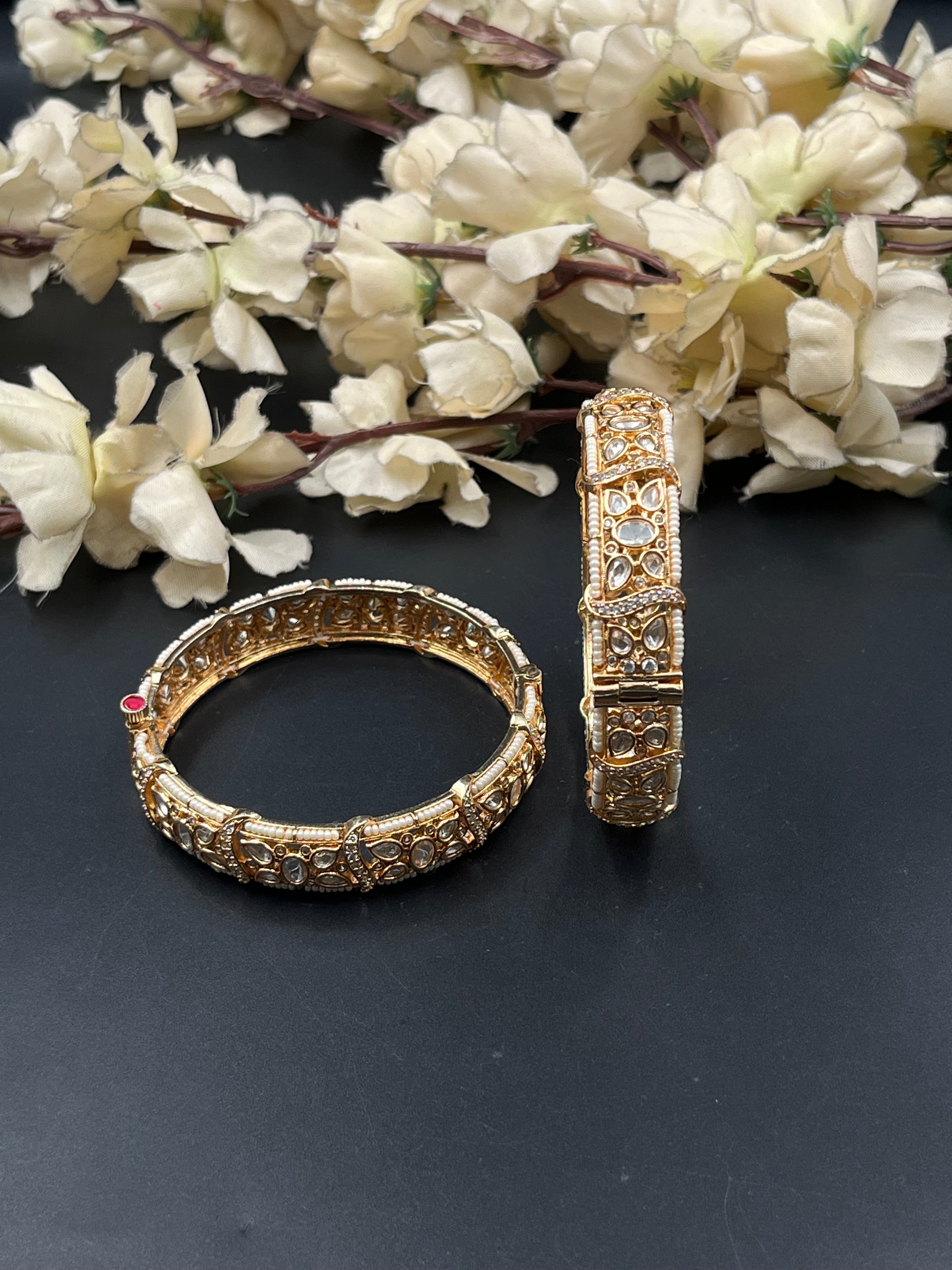 ISYA BANGLES