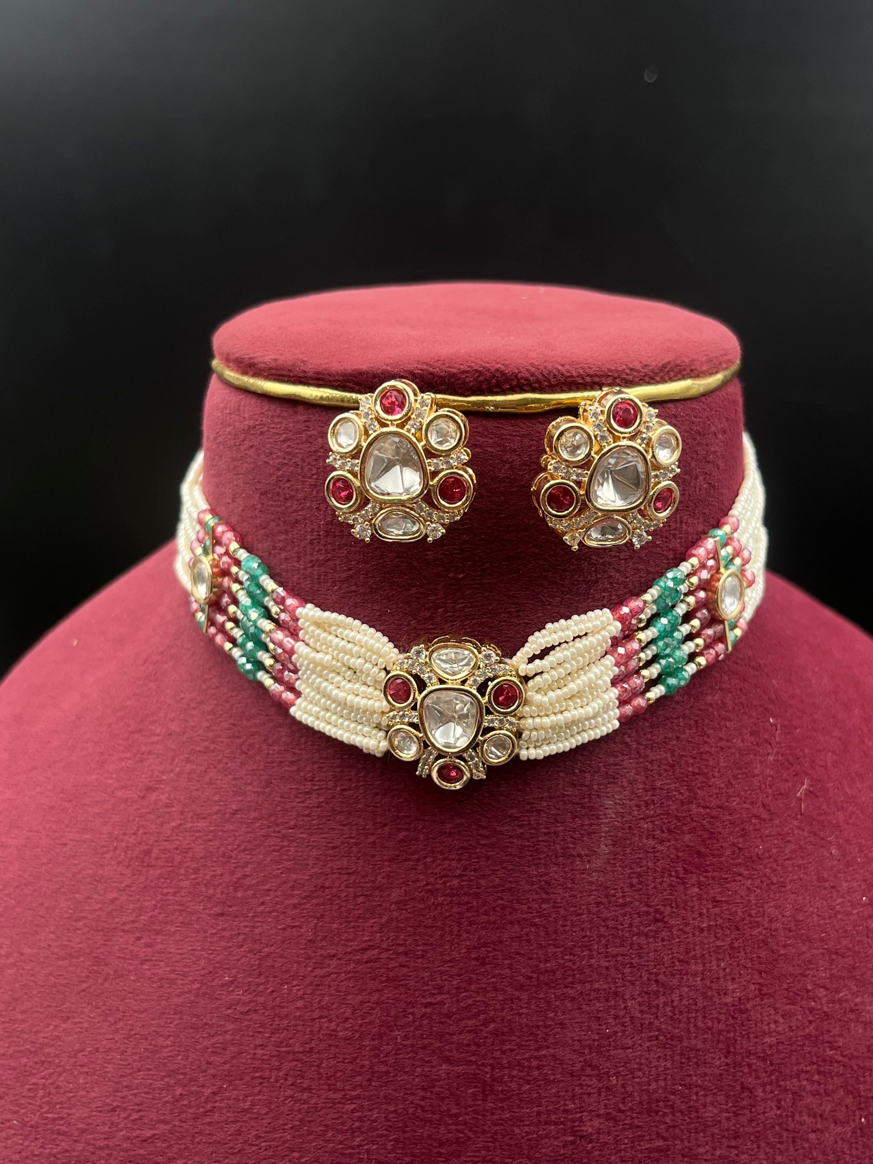 ANUSKA NECKLACE