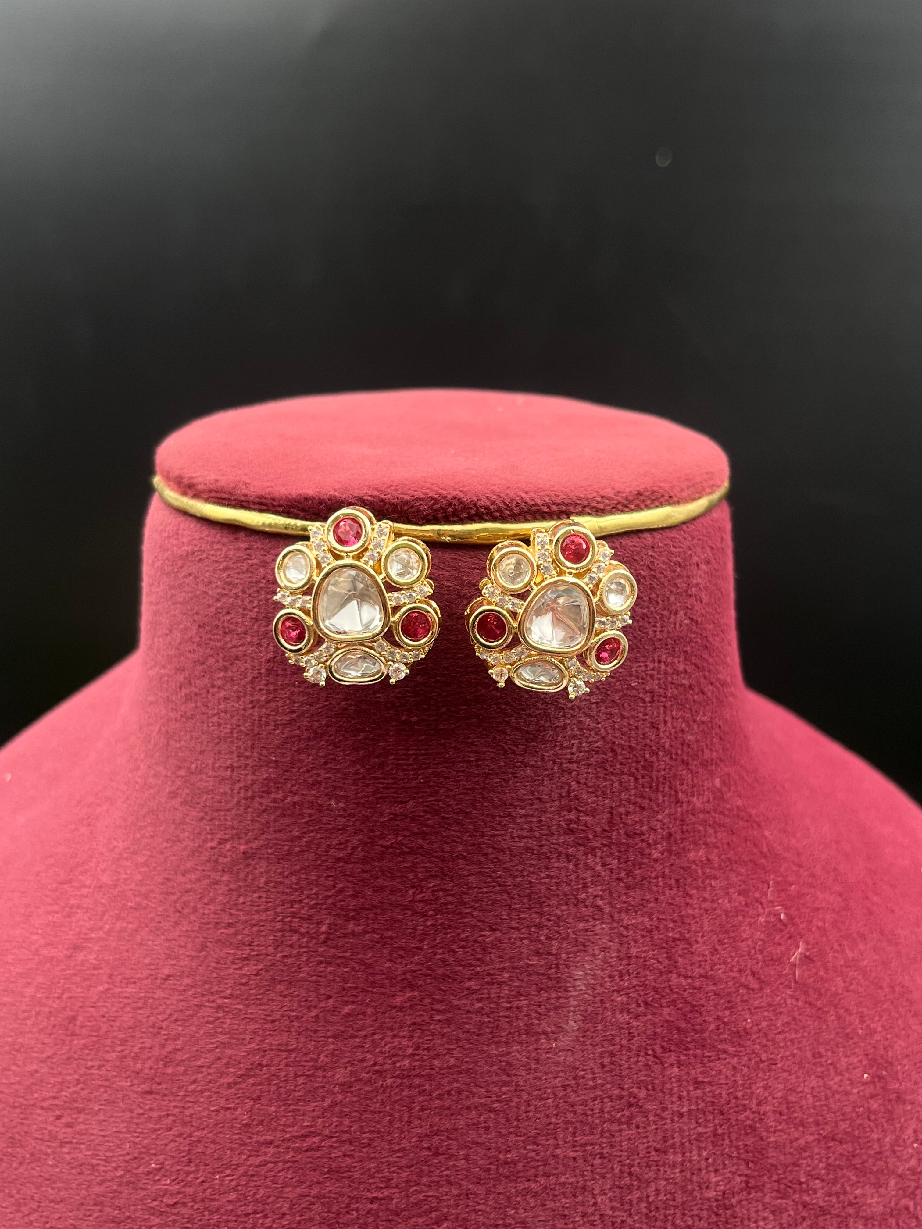 ANUSKA NECKLACE