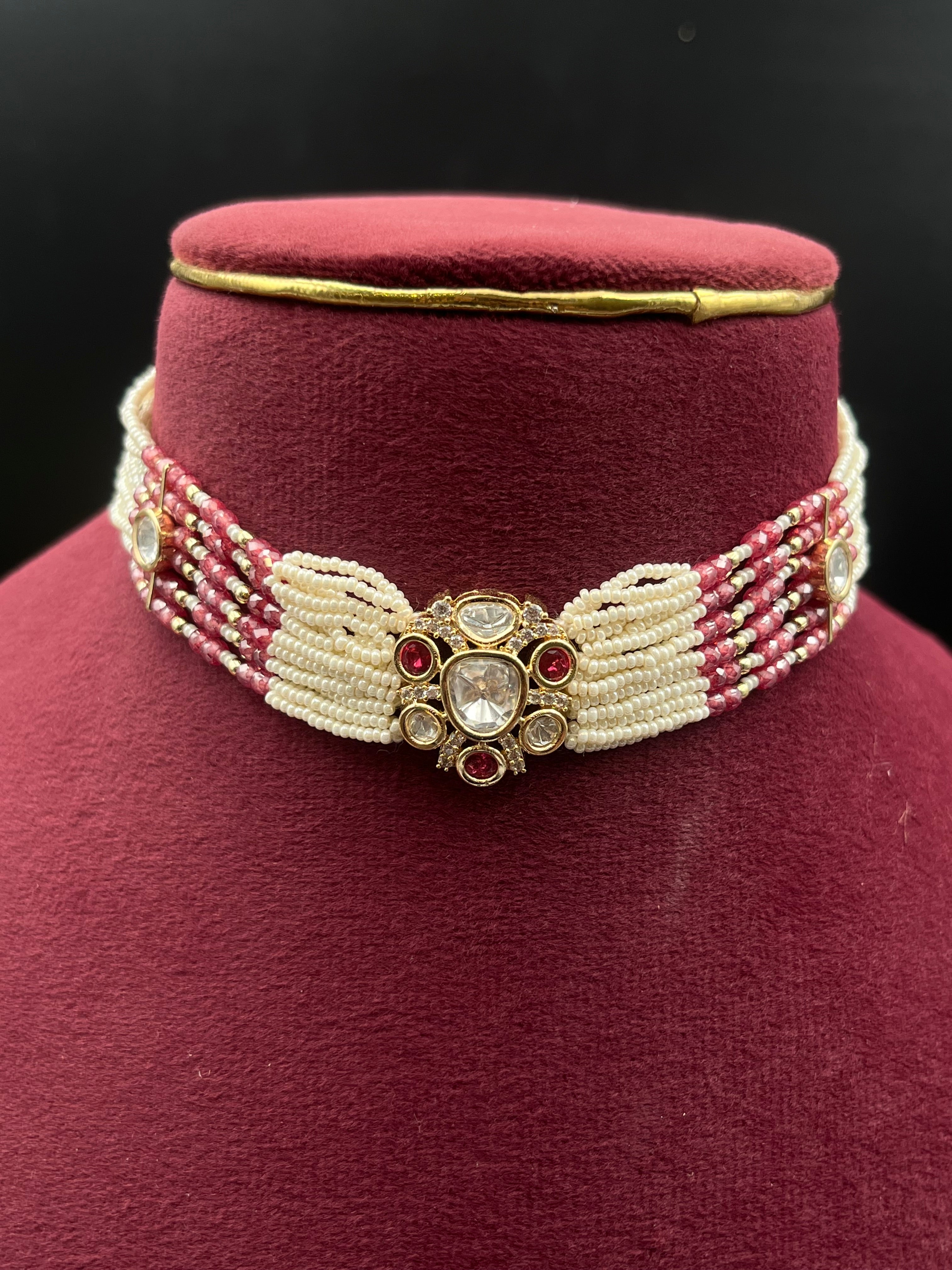 ANUSKA NECKLACE