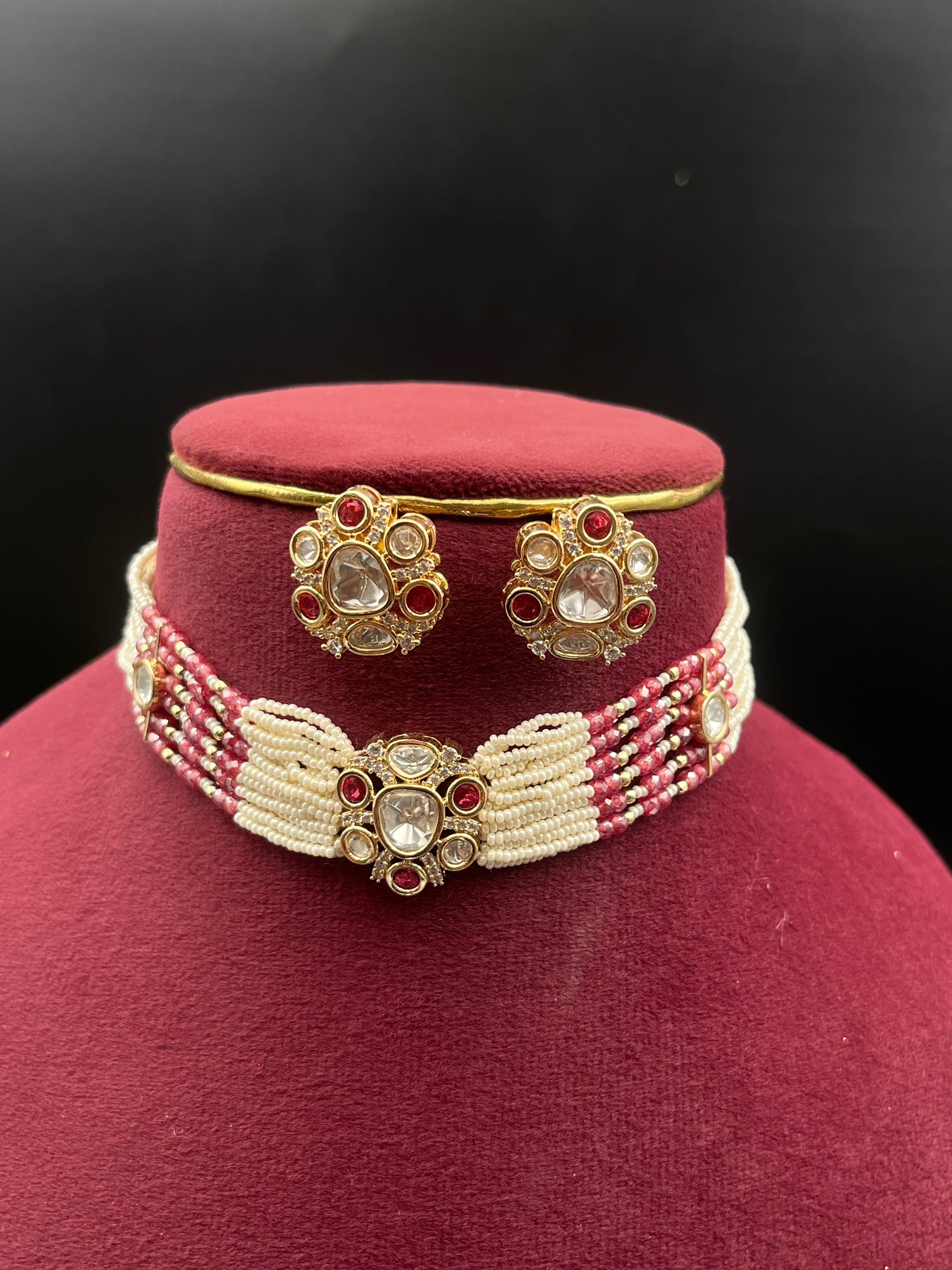 ANUSKA NECKLACE