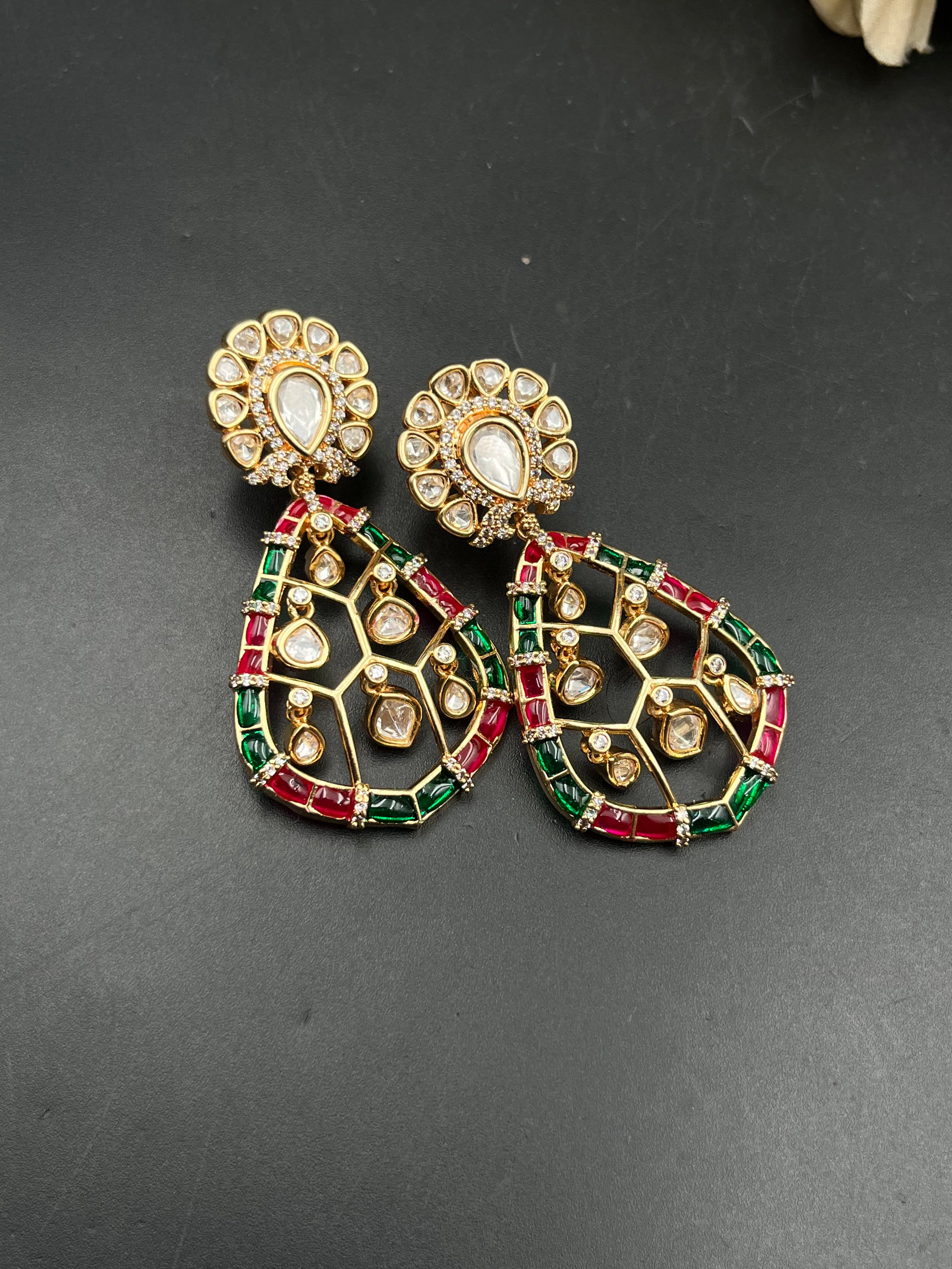 ANU EARRING