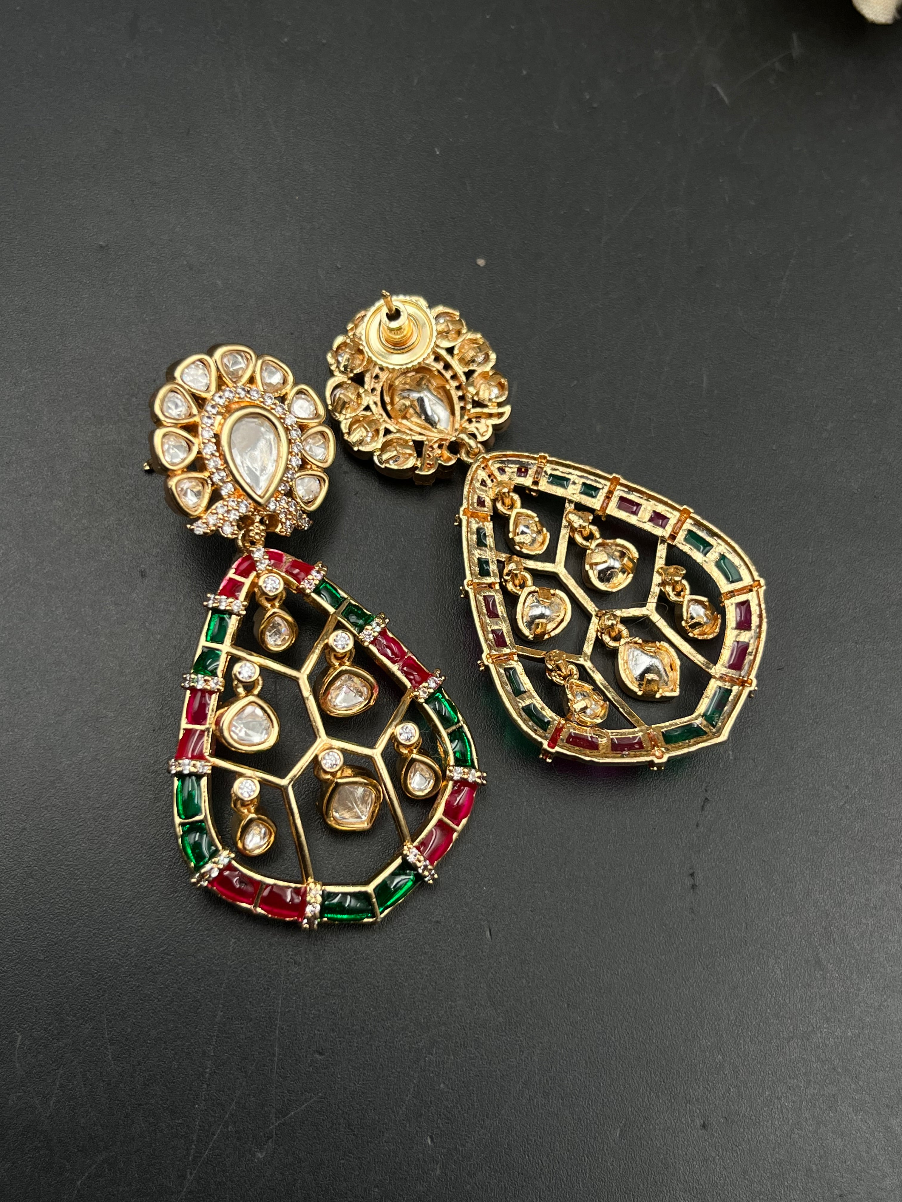 ANU EARRING