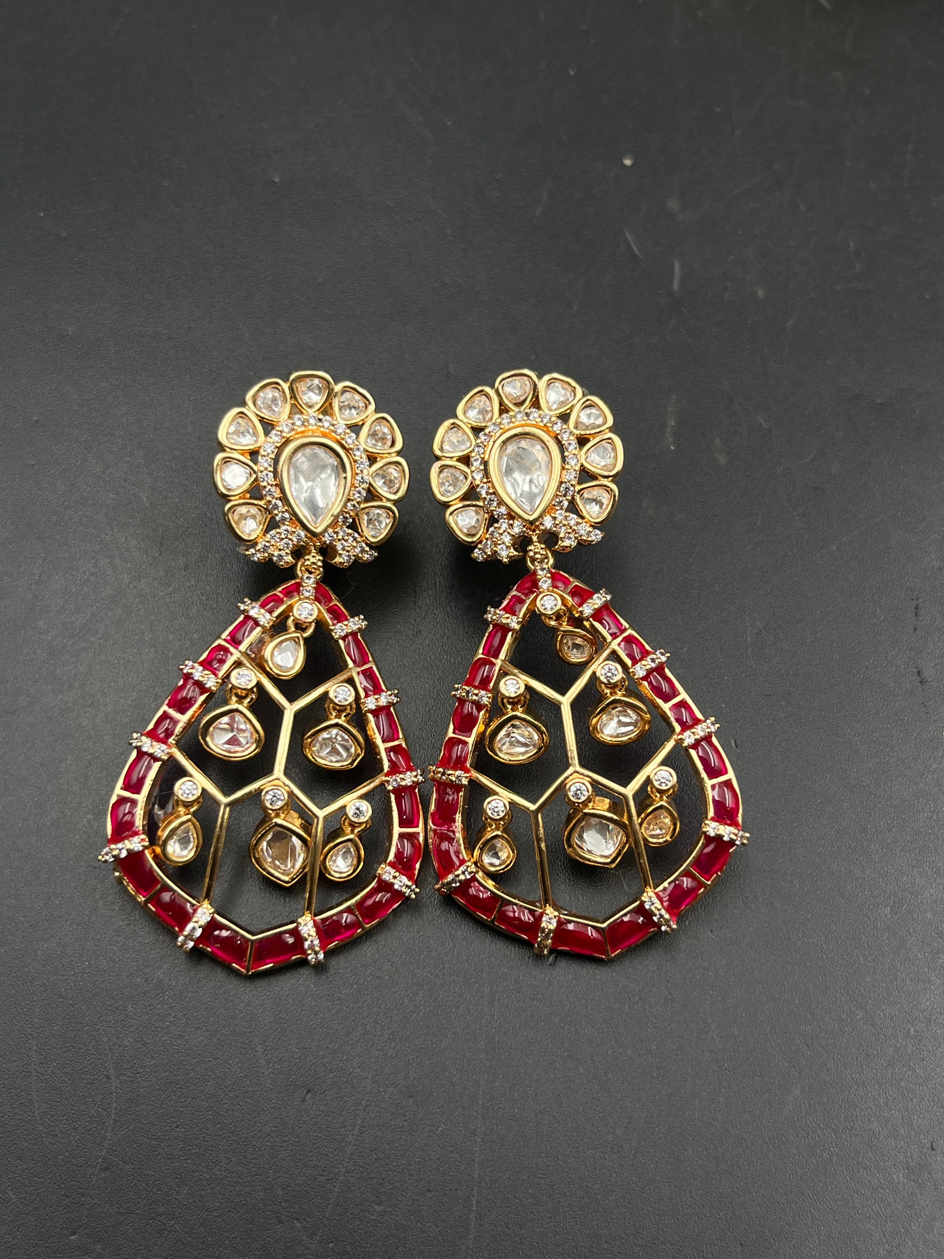 ANU EARRING