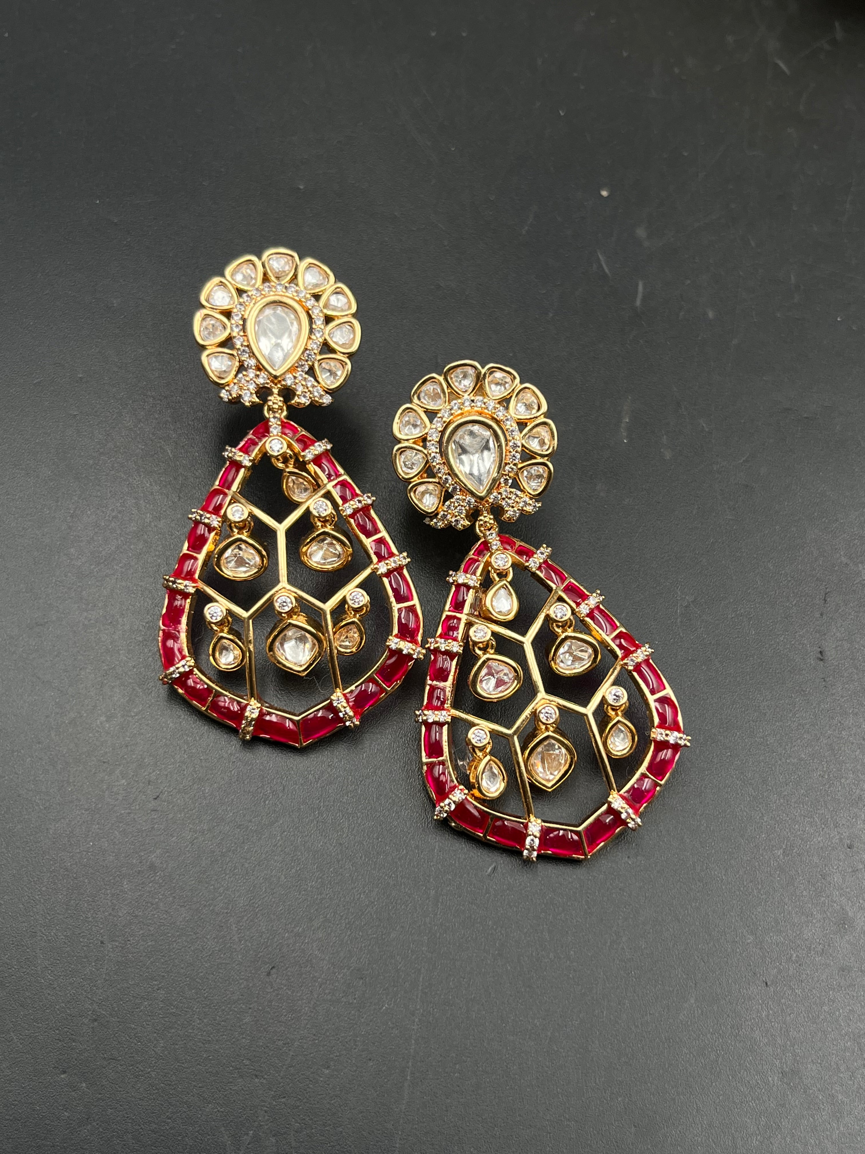 ANU EARRING