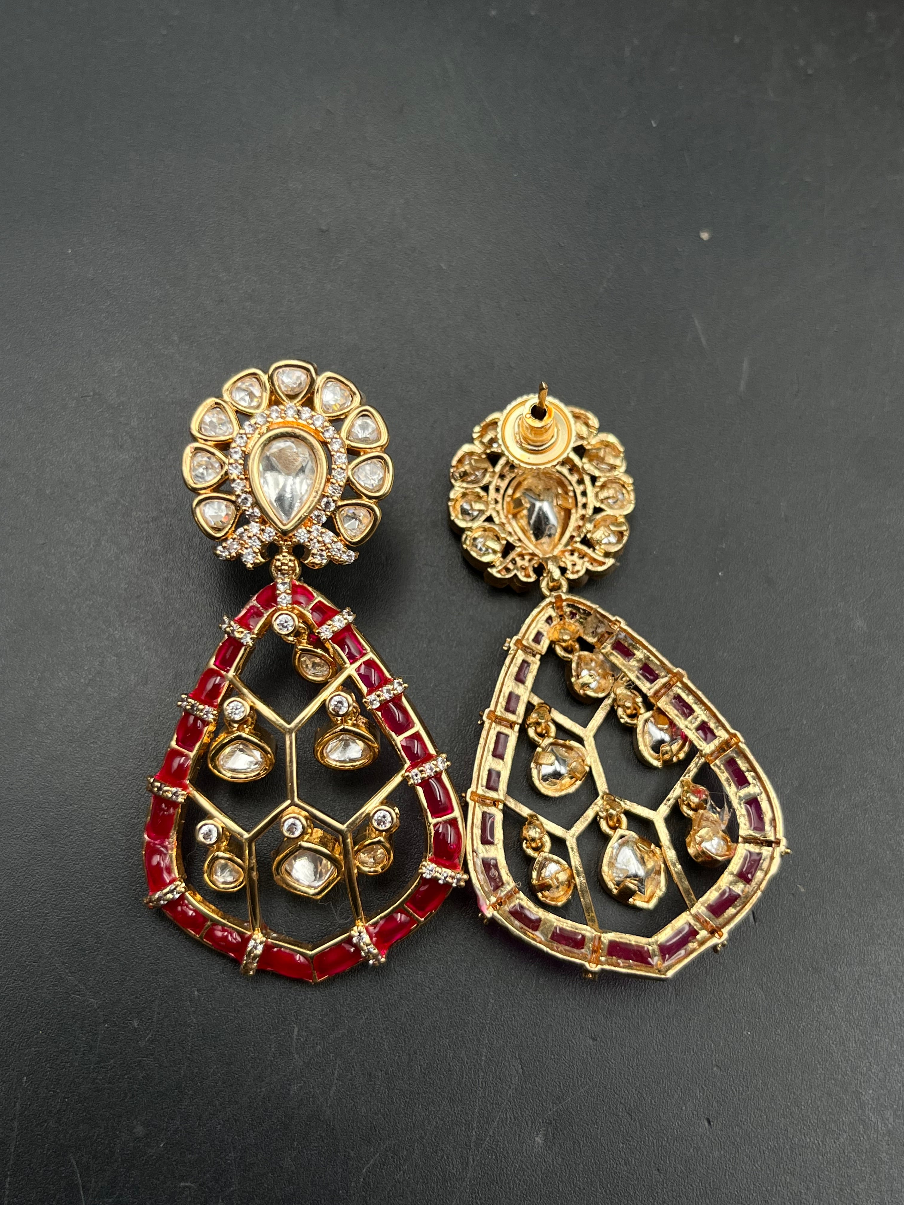 ANU EARRING