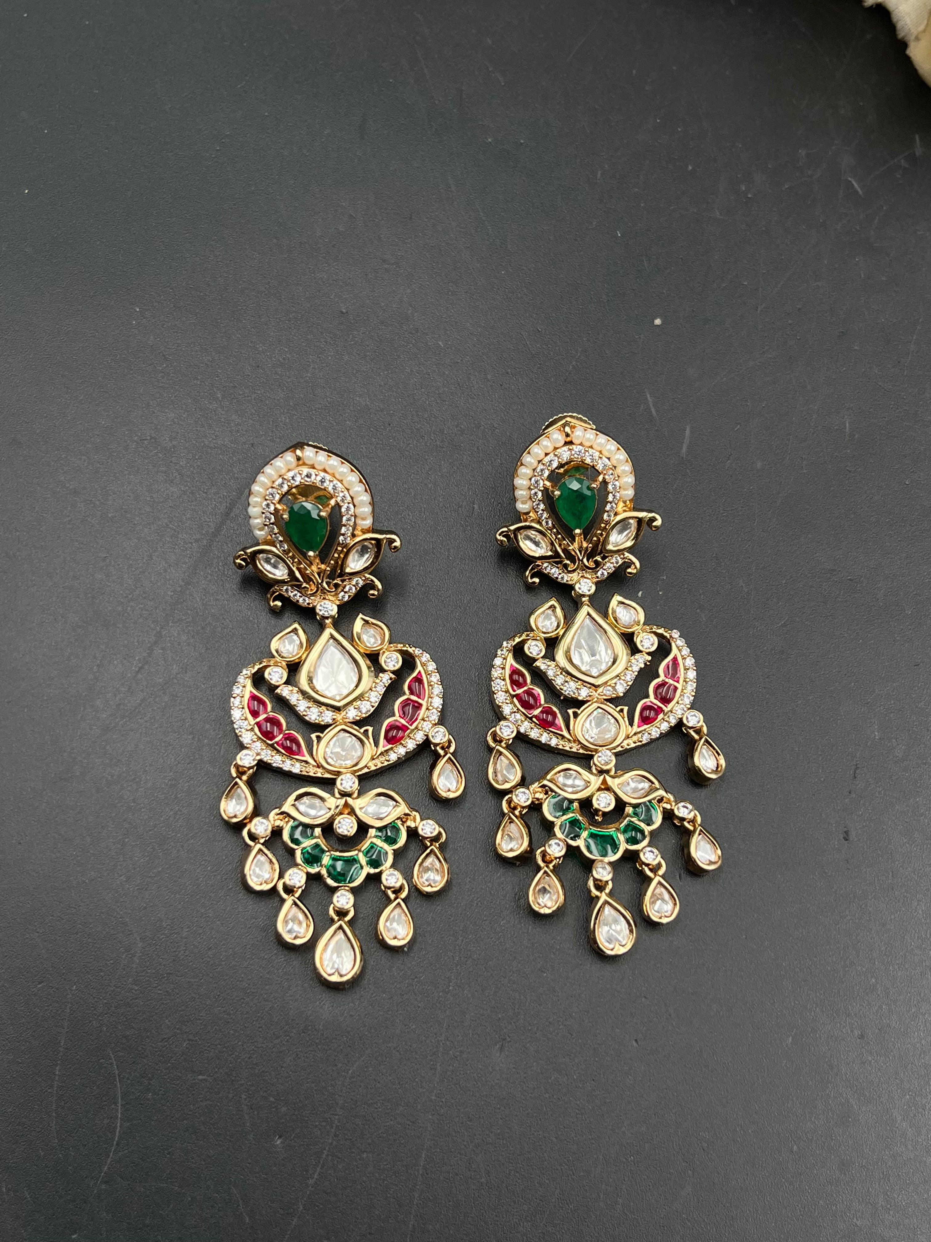 PIUSHI EARRING
