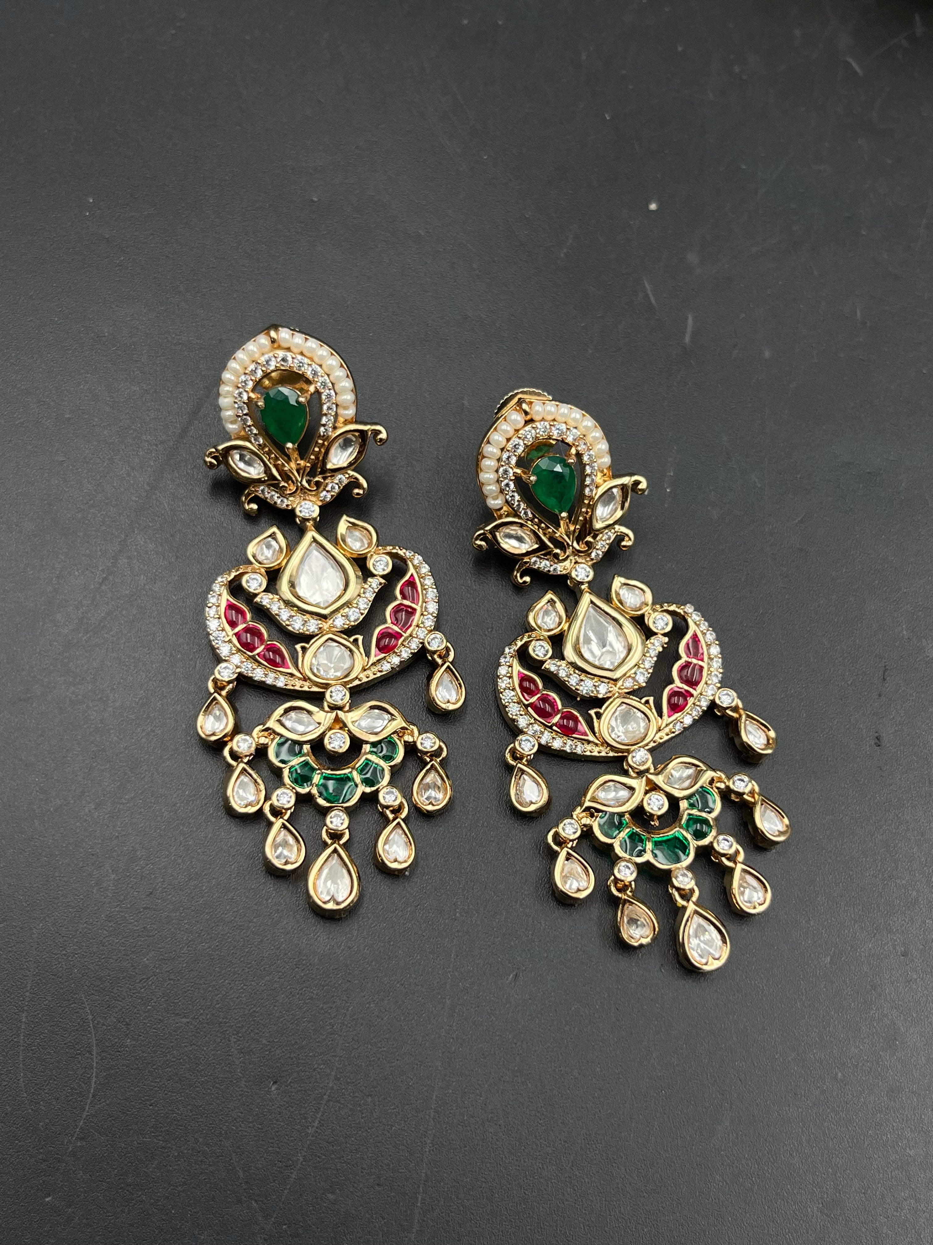 PIUSHI EARRING