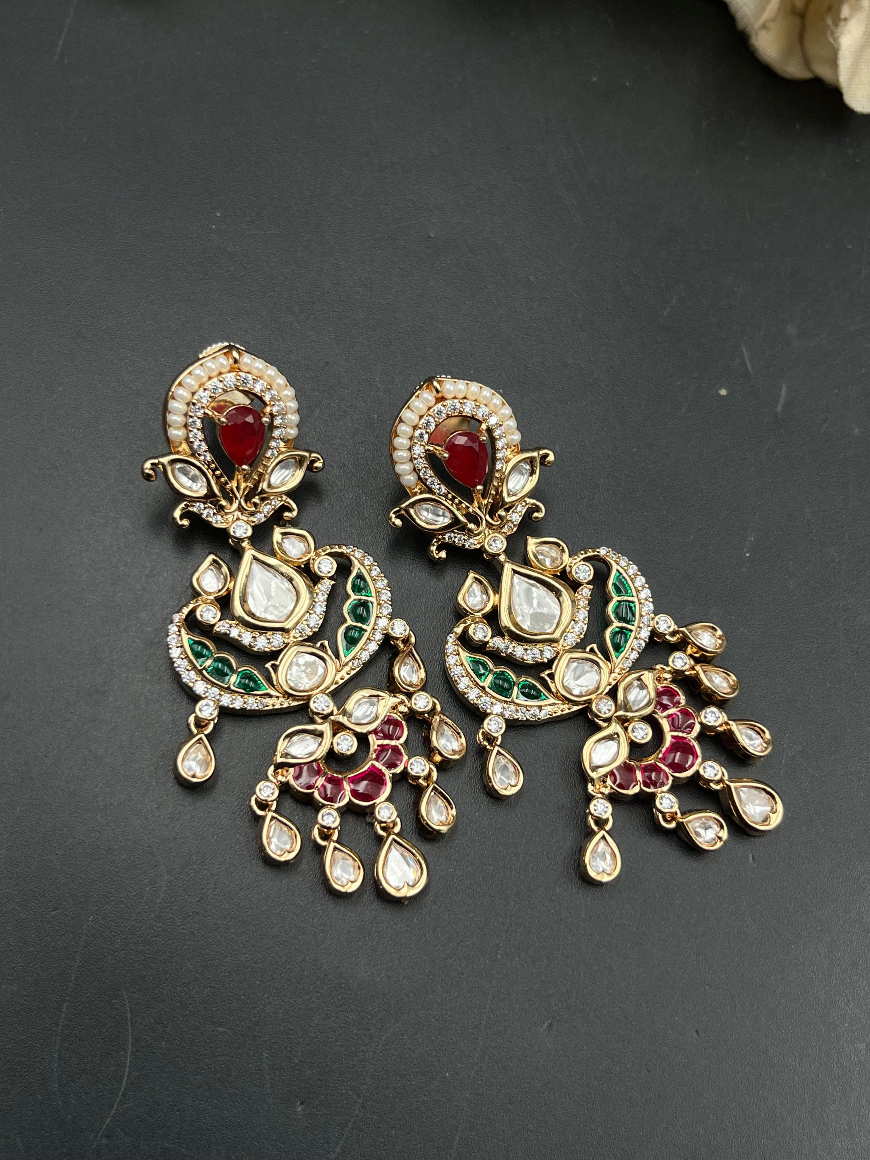 PIUSHI EARRING
