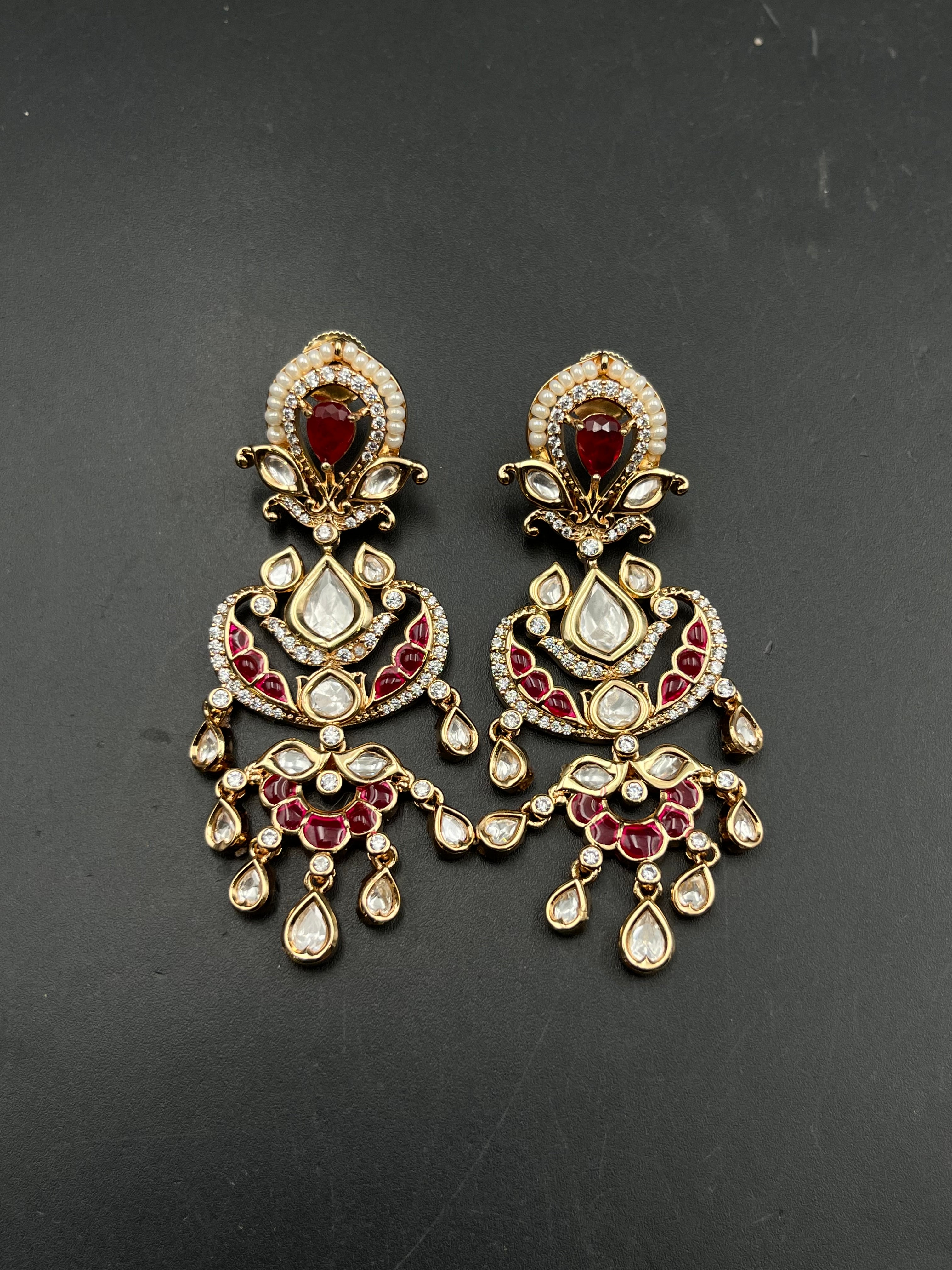 PIUSHI EARRING