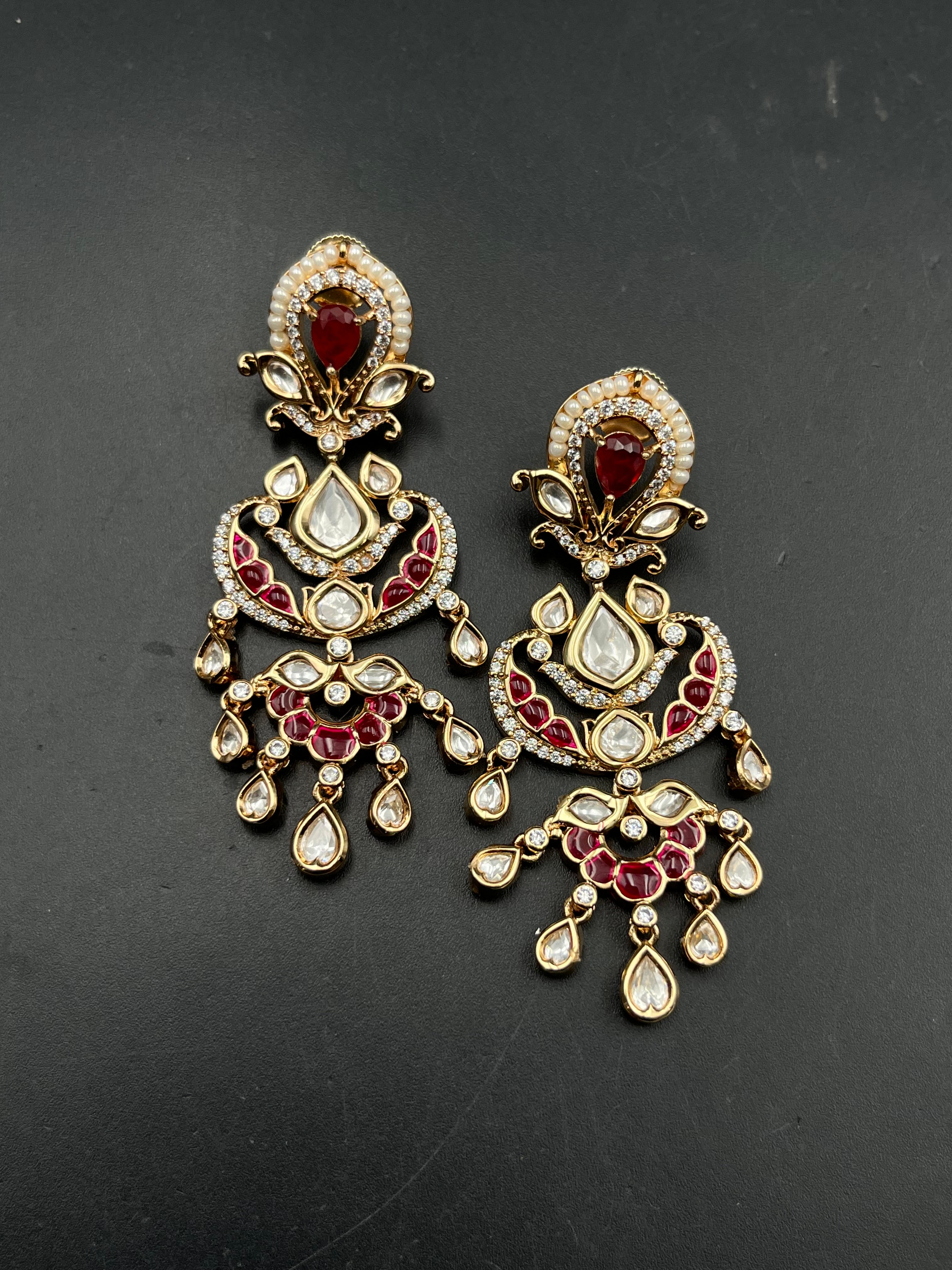 PIUSHI EARRING
