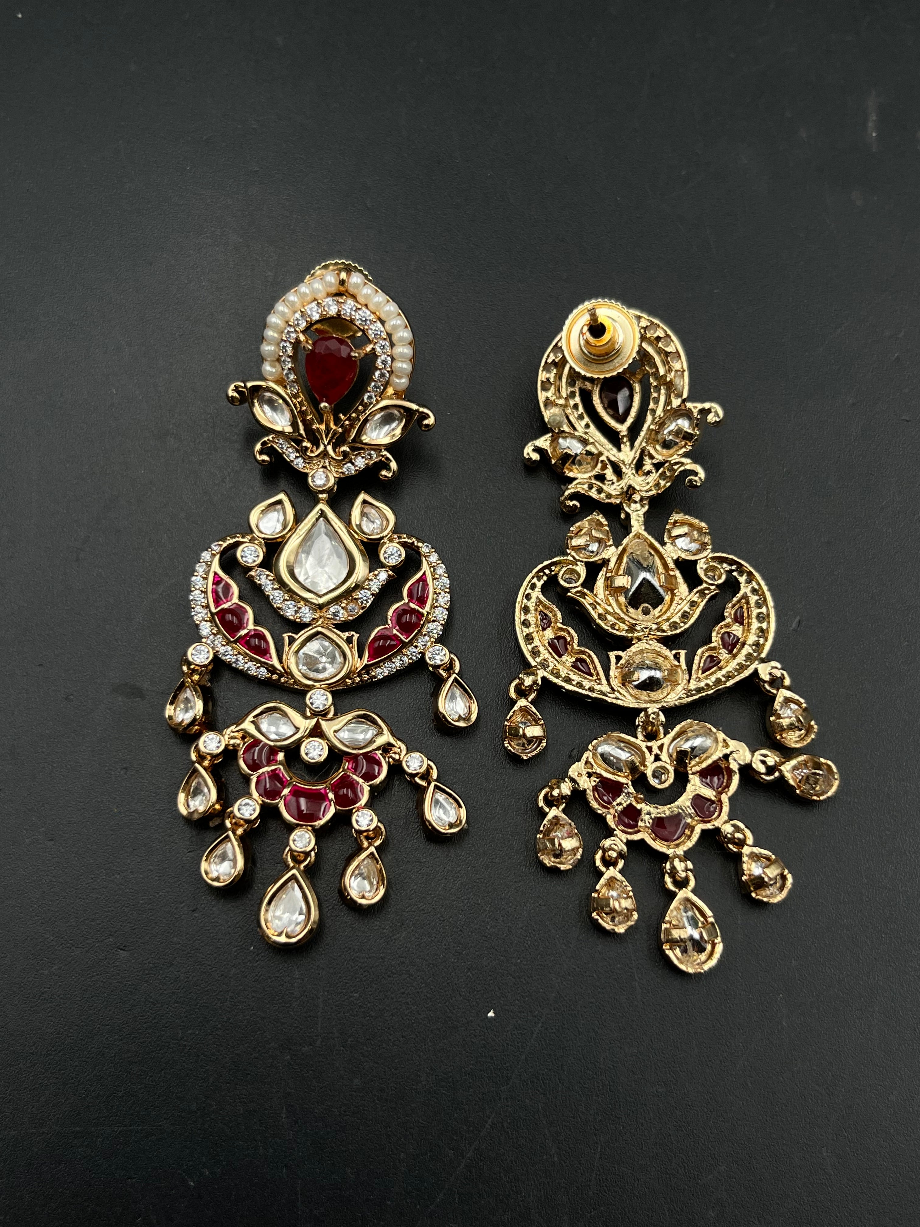 PIUSHI EARRING