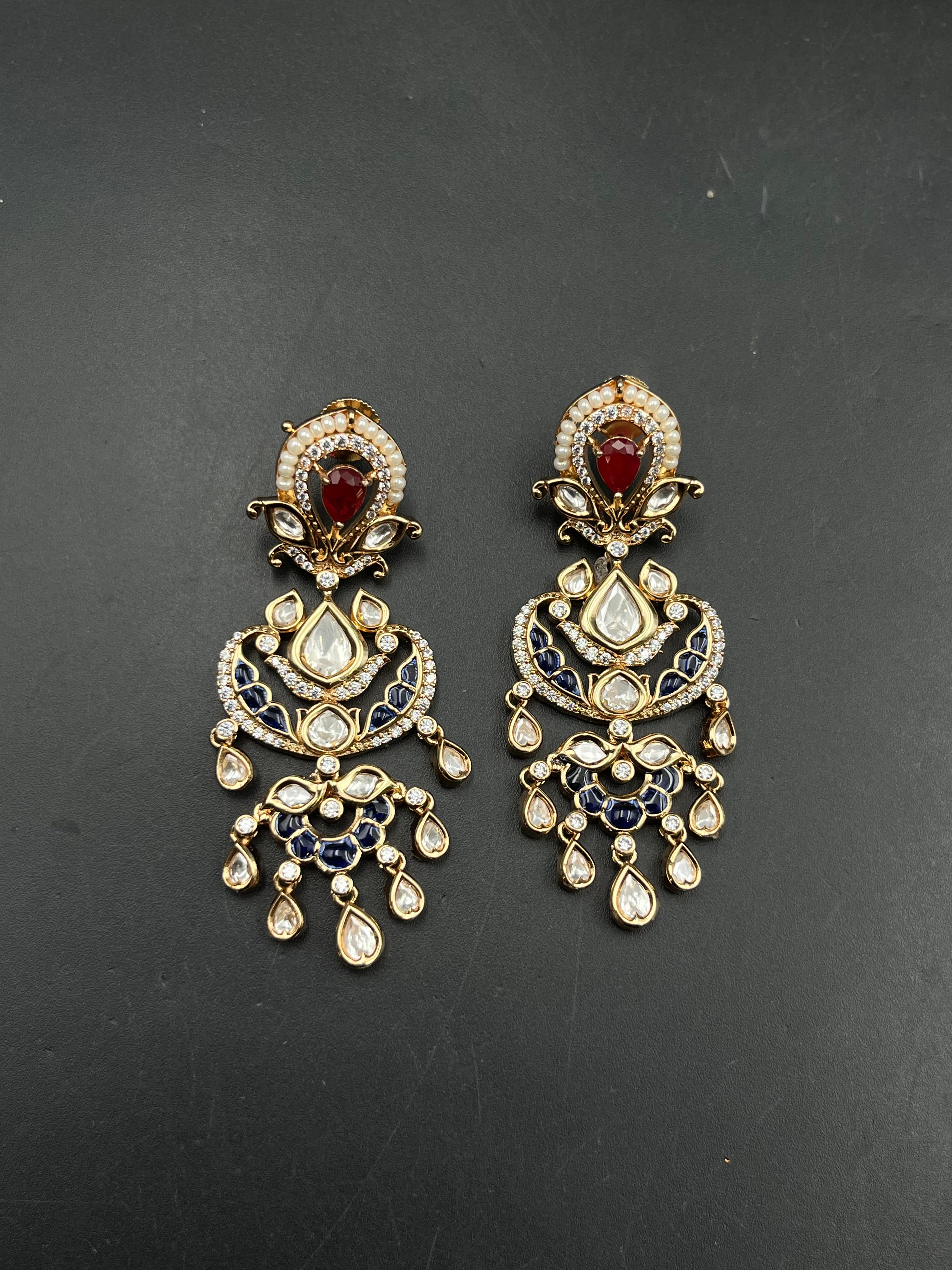 PIUSHI EARRING