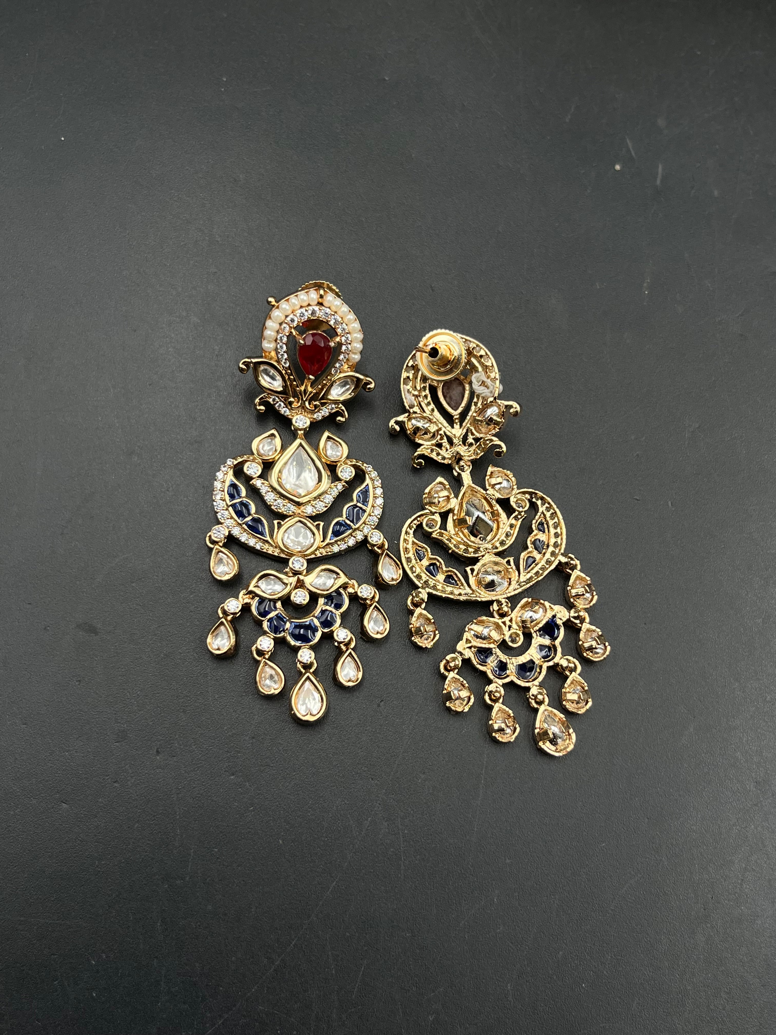 PIUSHI EARRING