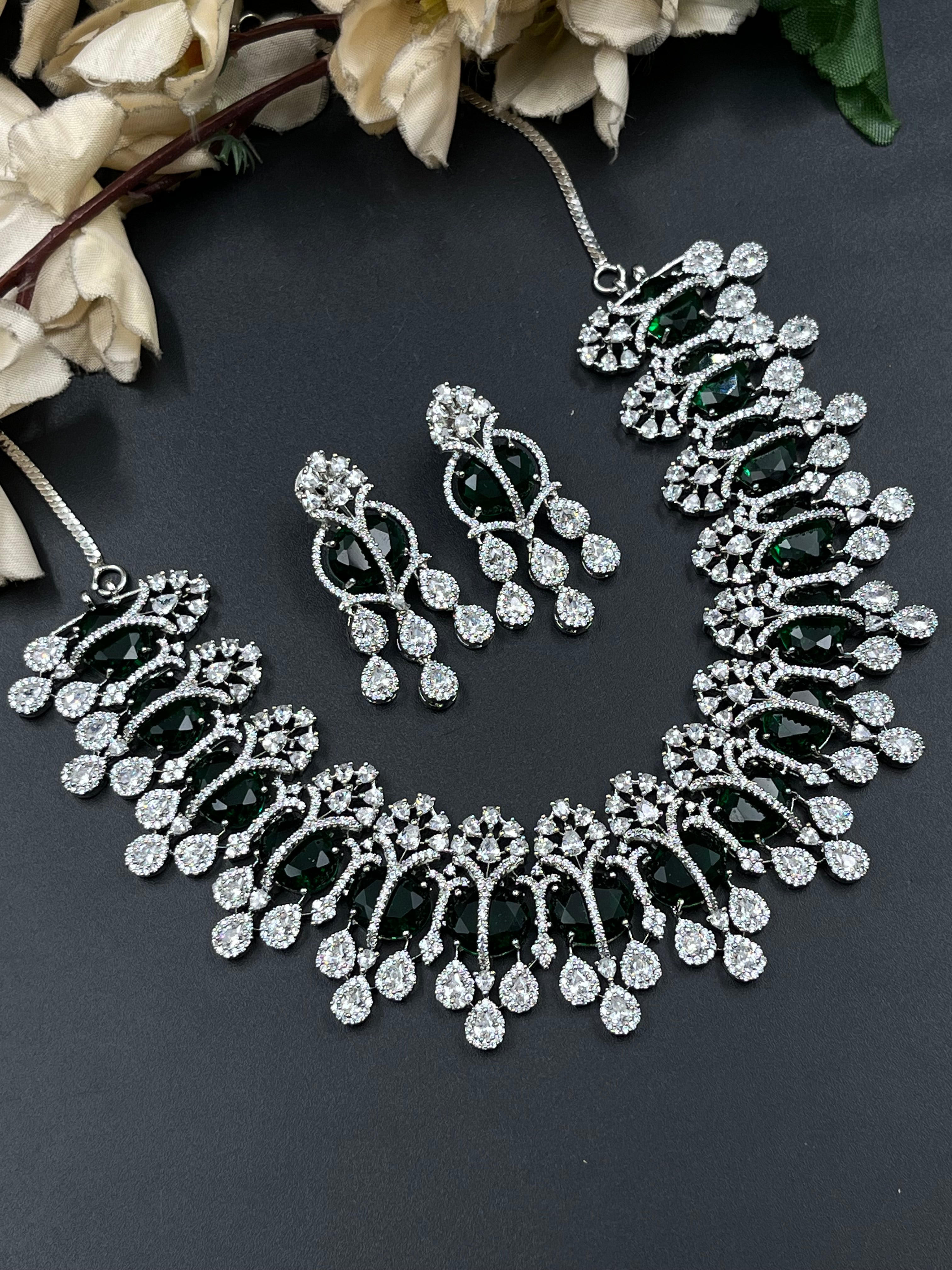 SAMI NECKLACE