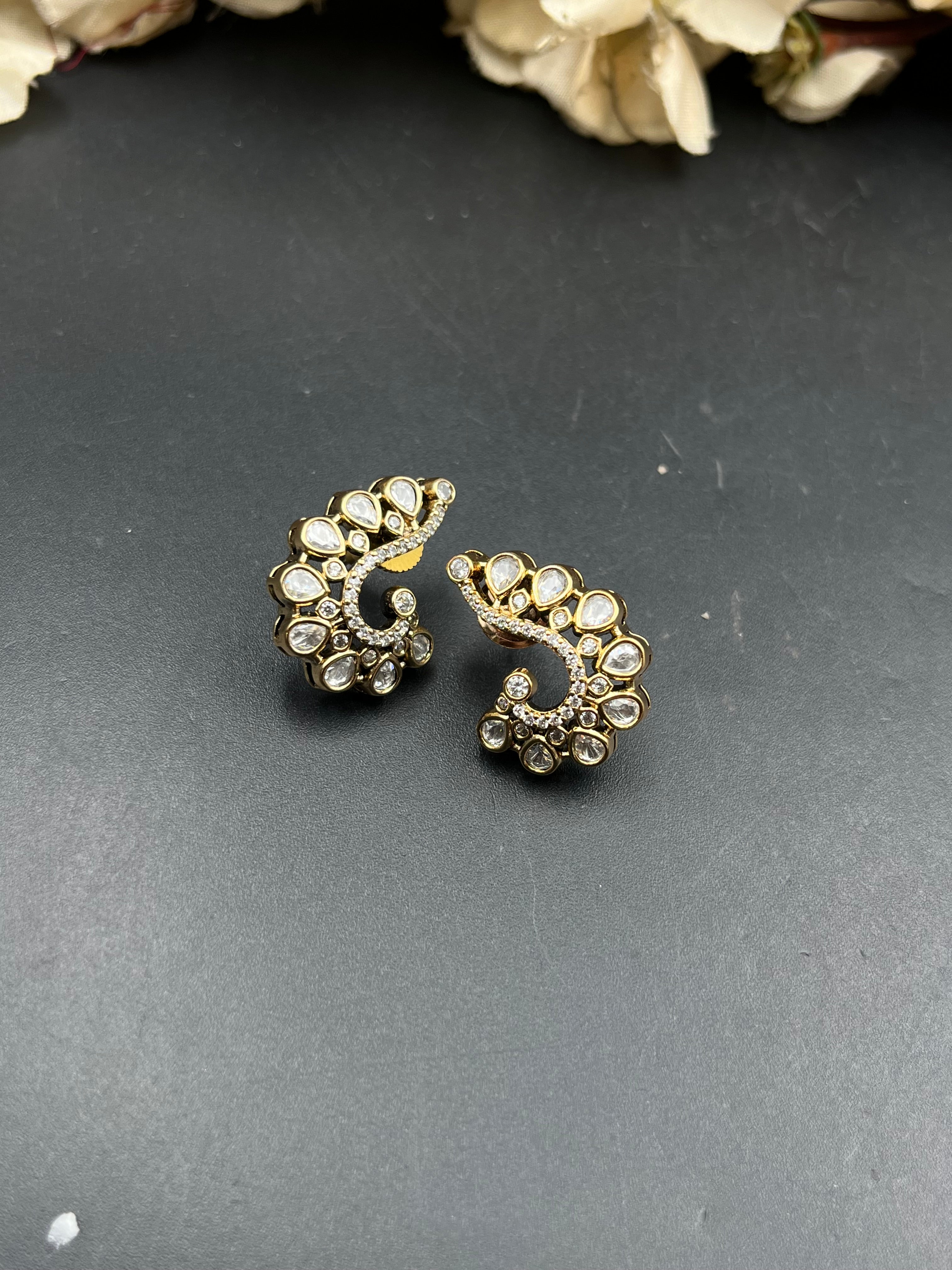 NIKITA EARRING