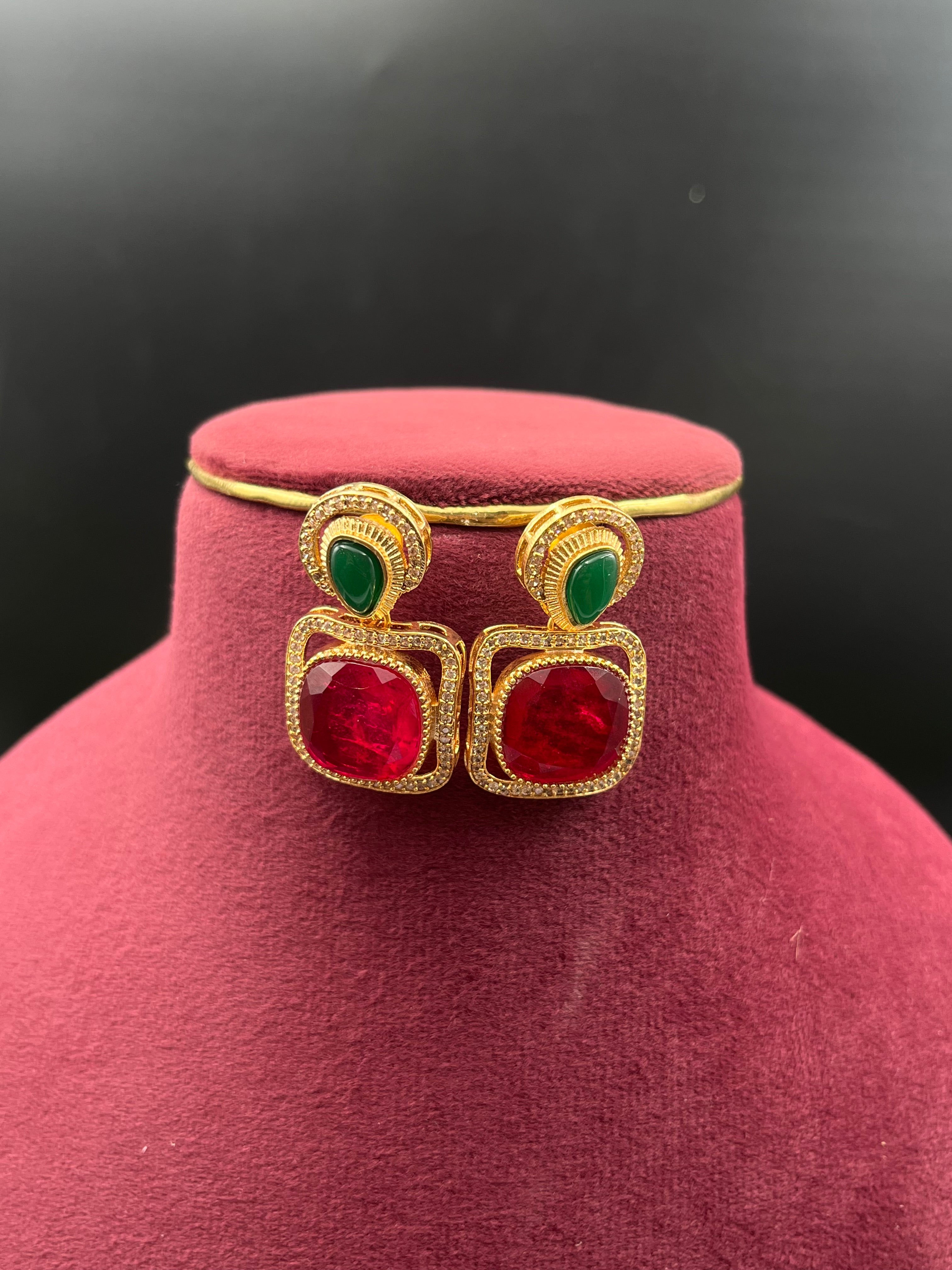 SIKHA NECKLACE