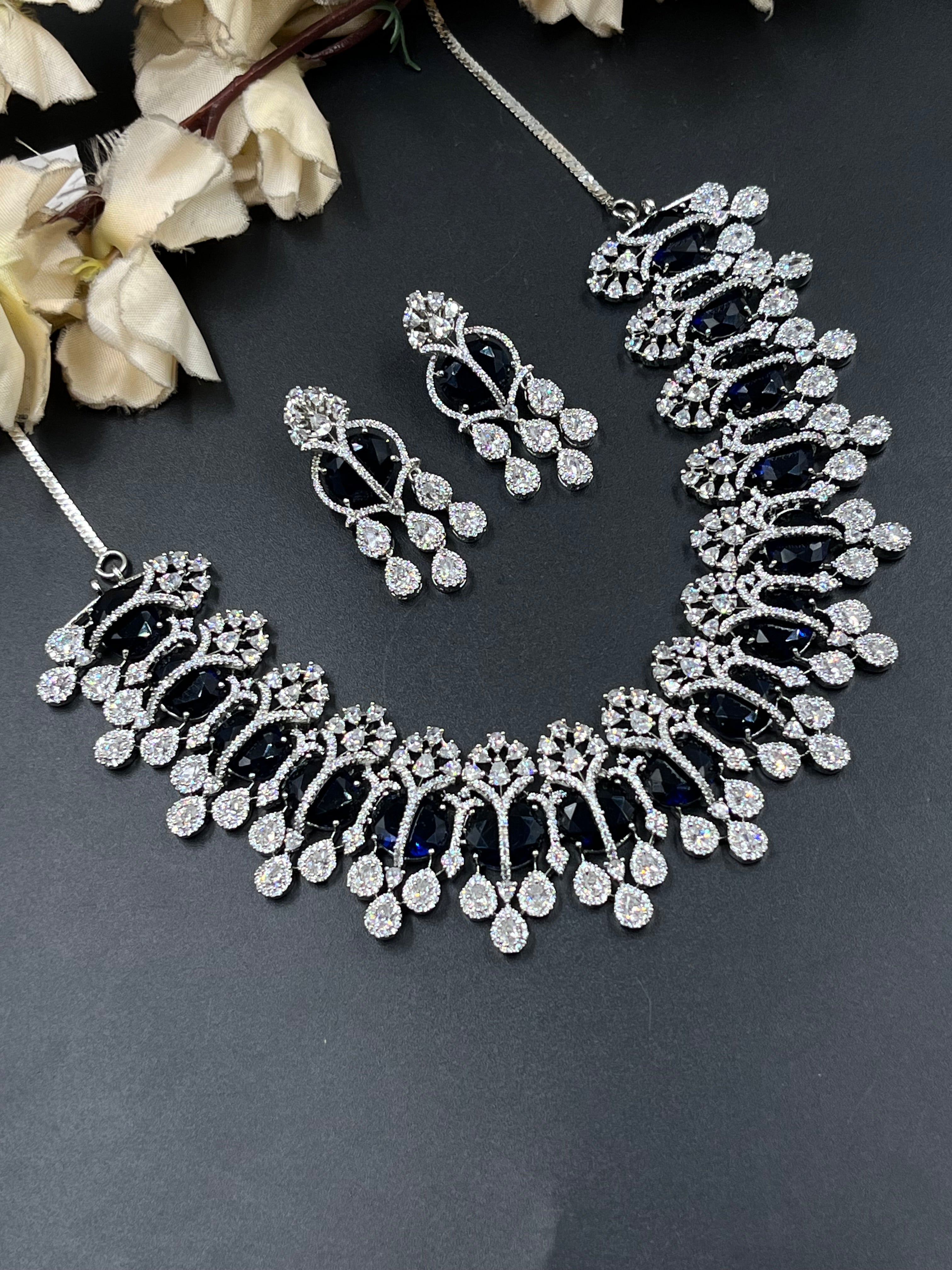 SAMI NECKLACE