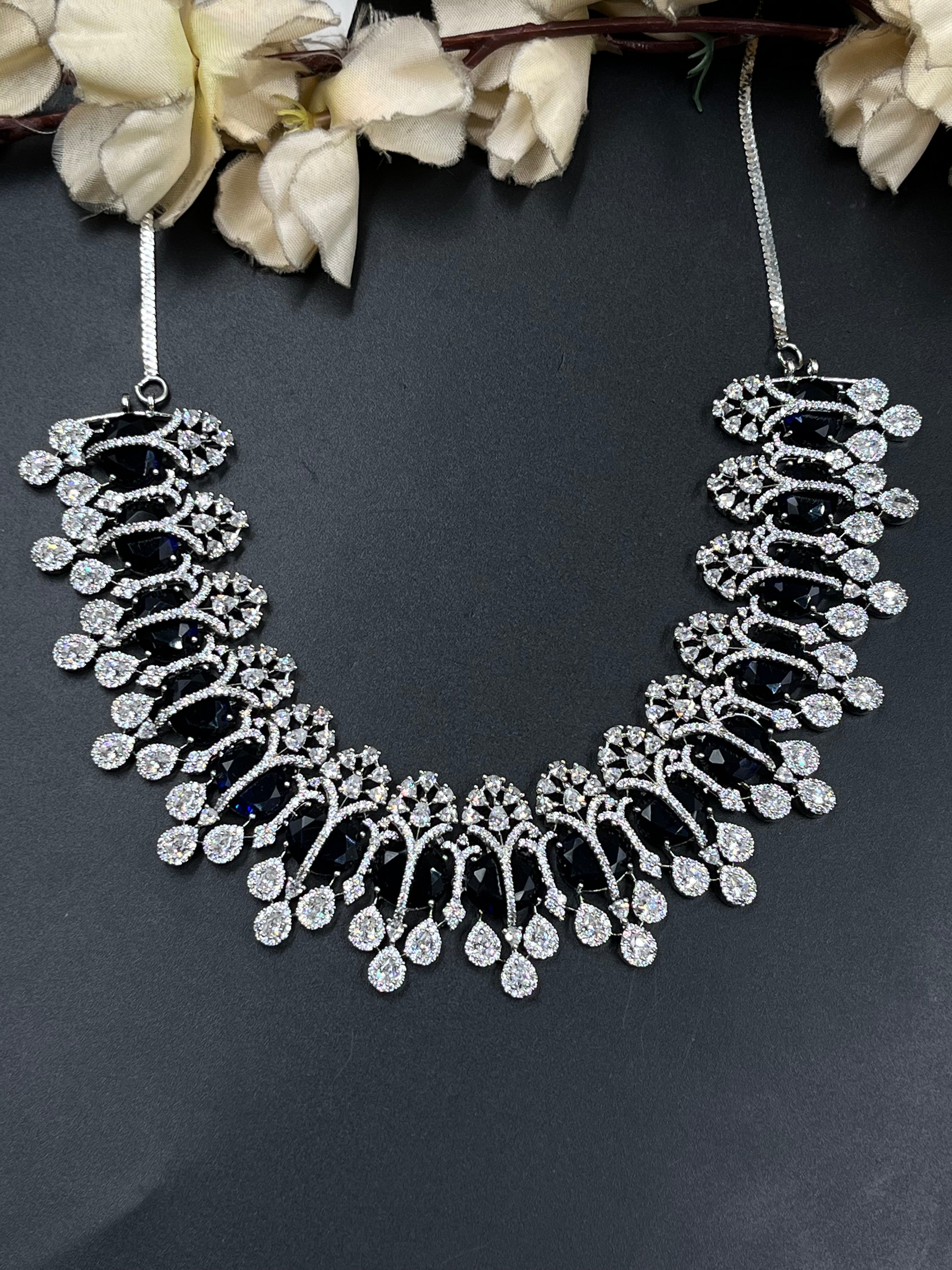 SAMI NECKLACE