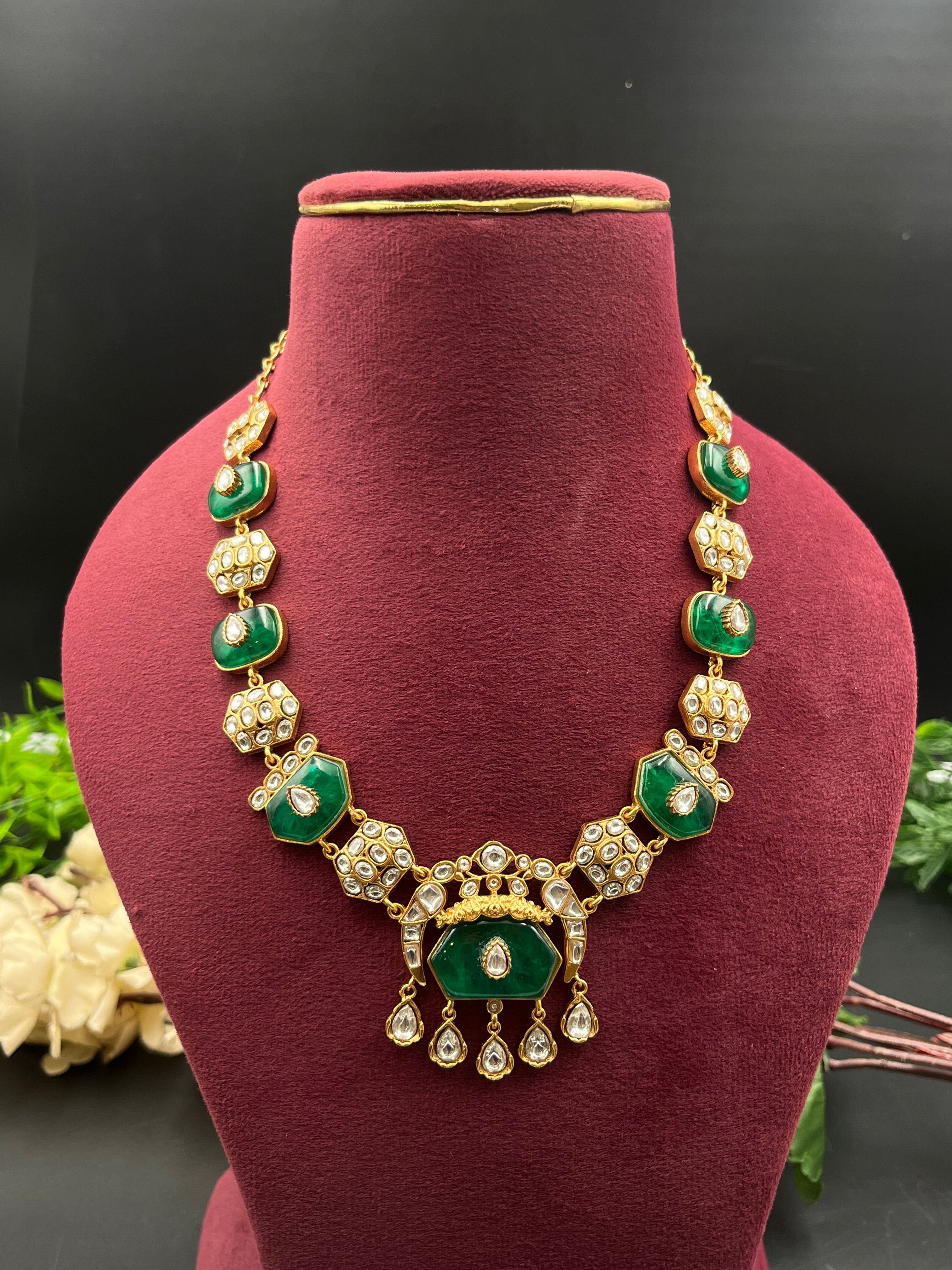 AAROHI NECKLACE