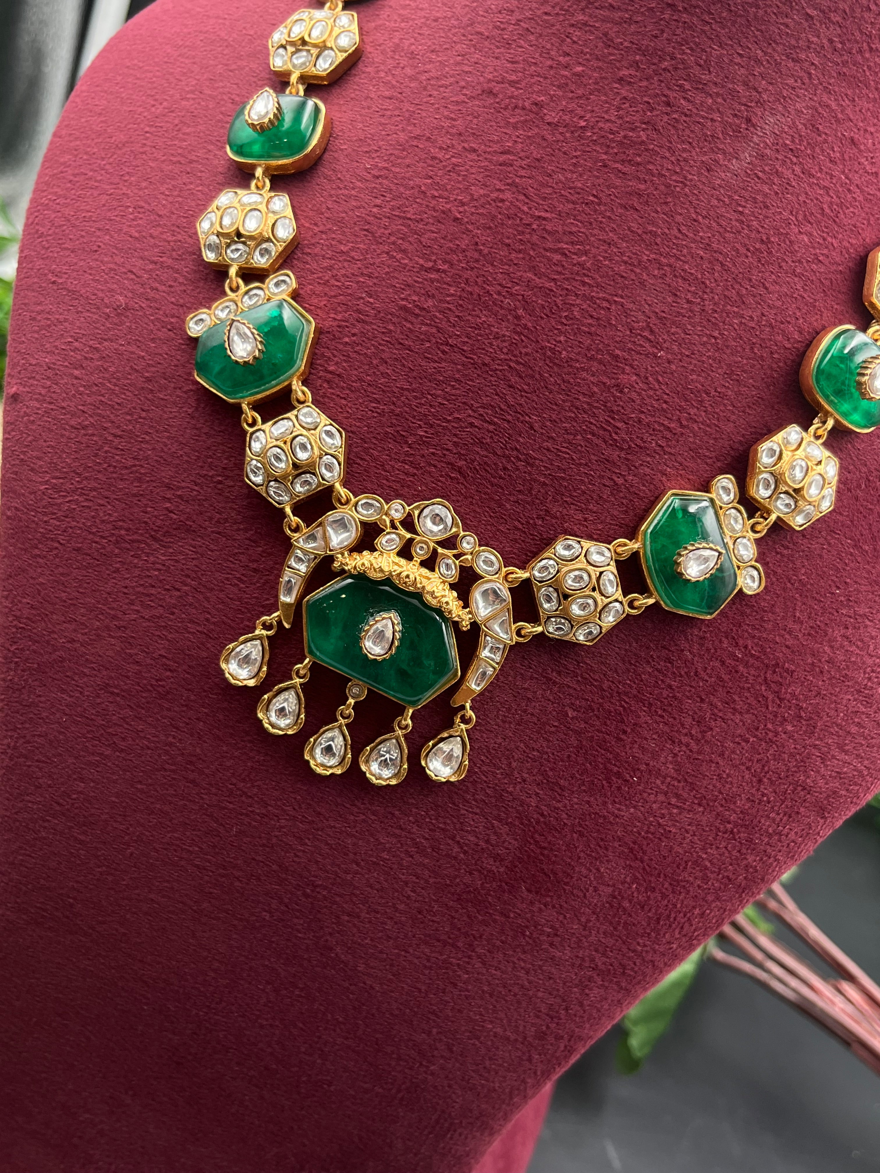 AAROHI NECKLACE