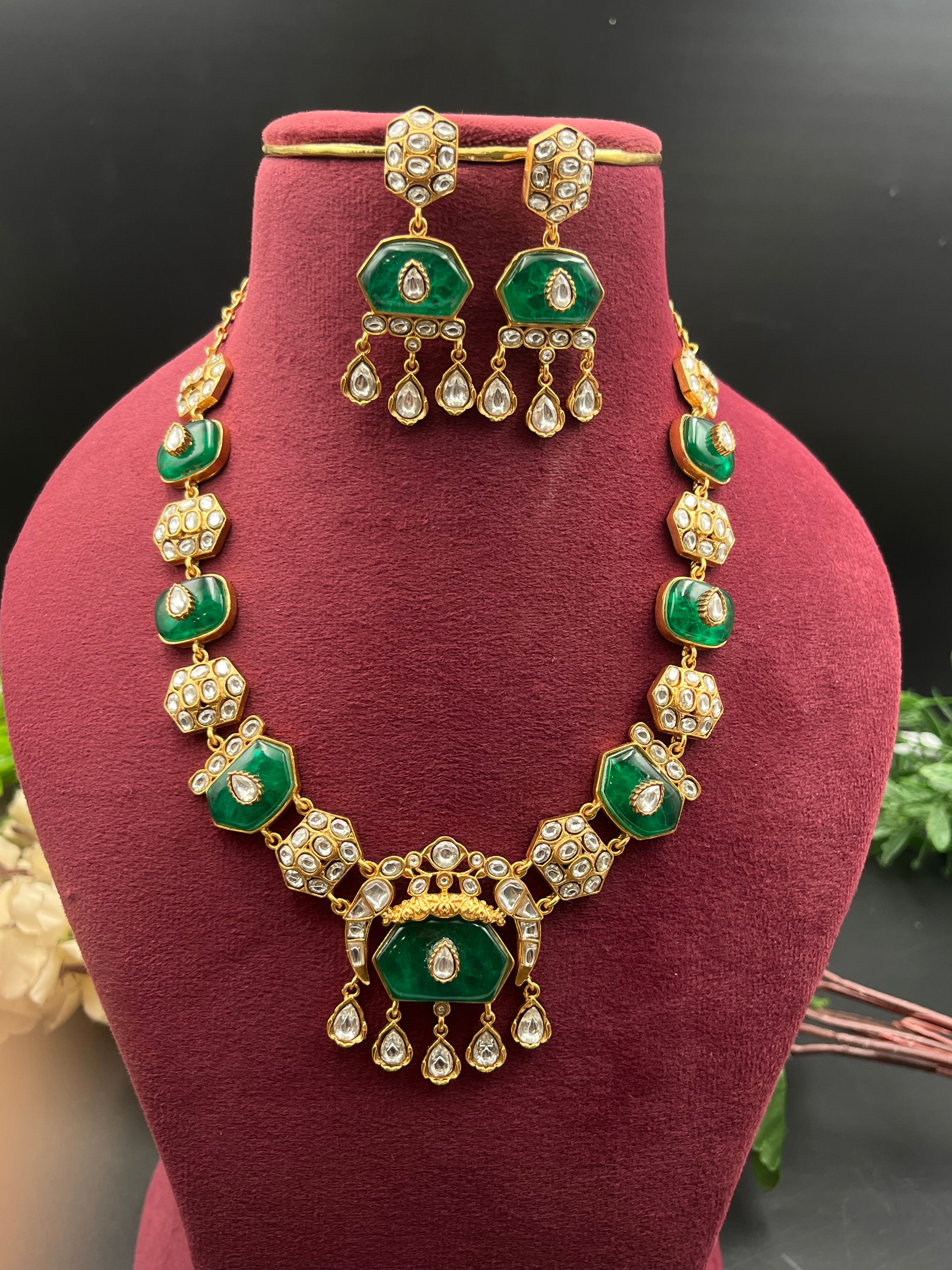 AAROHI NECKLACE