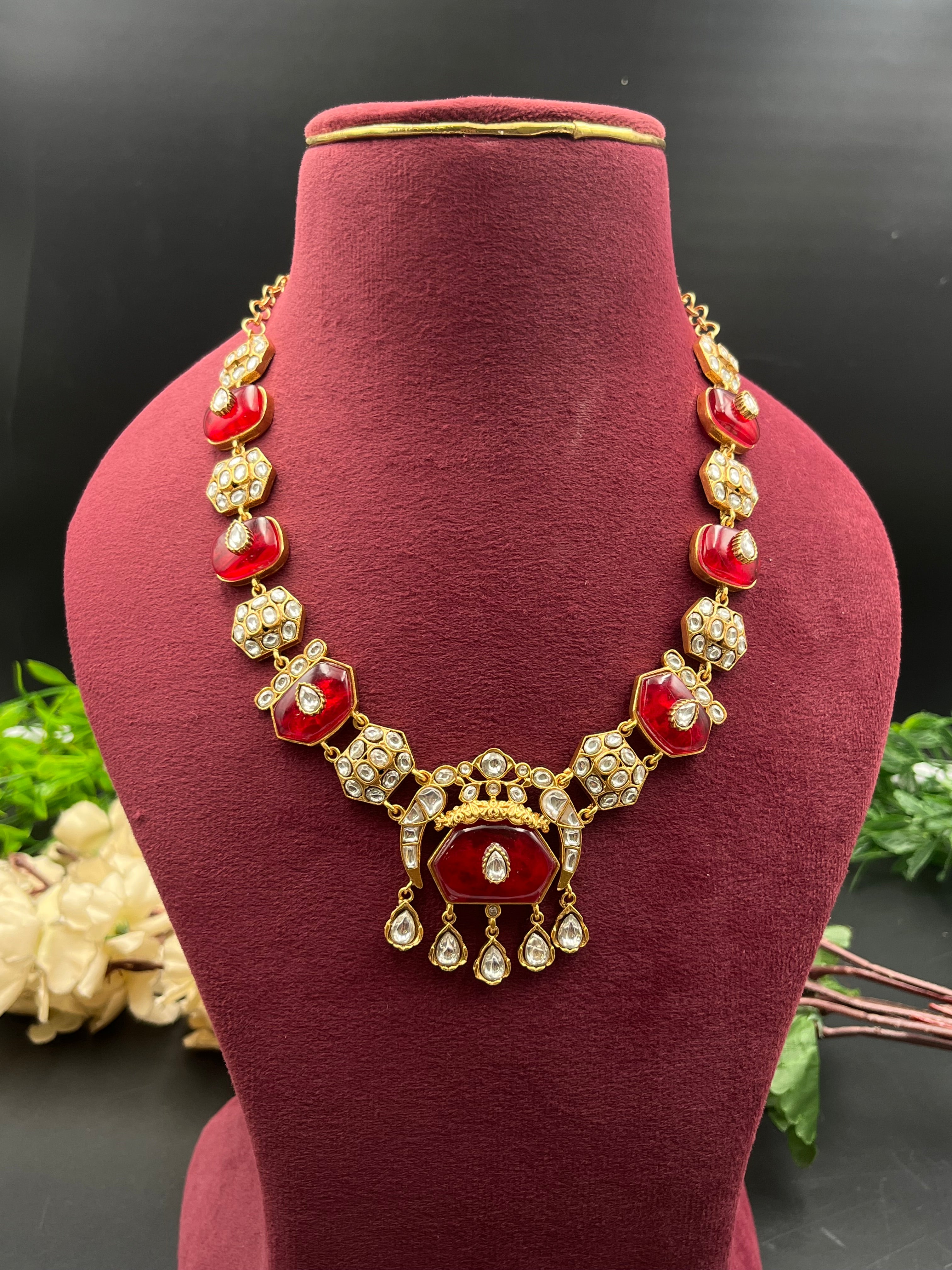 AAROHI NECKLACE