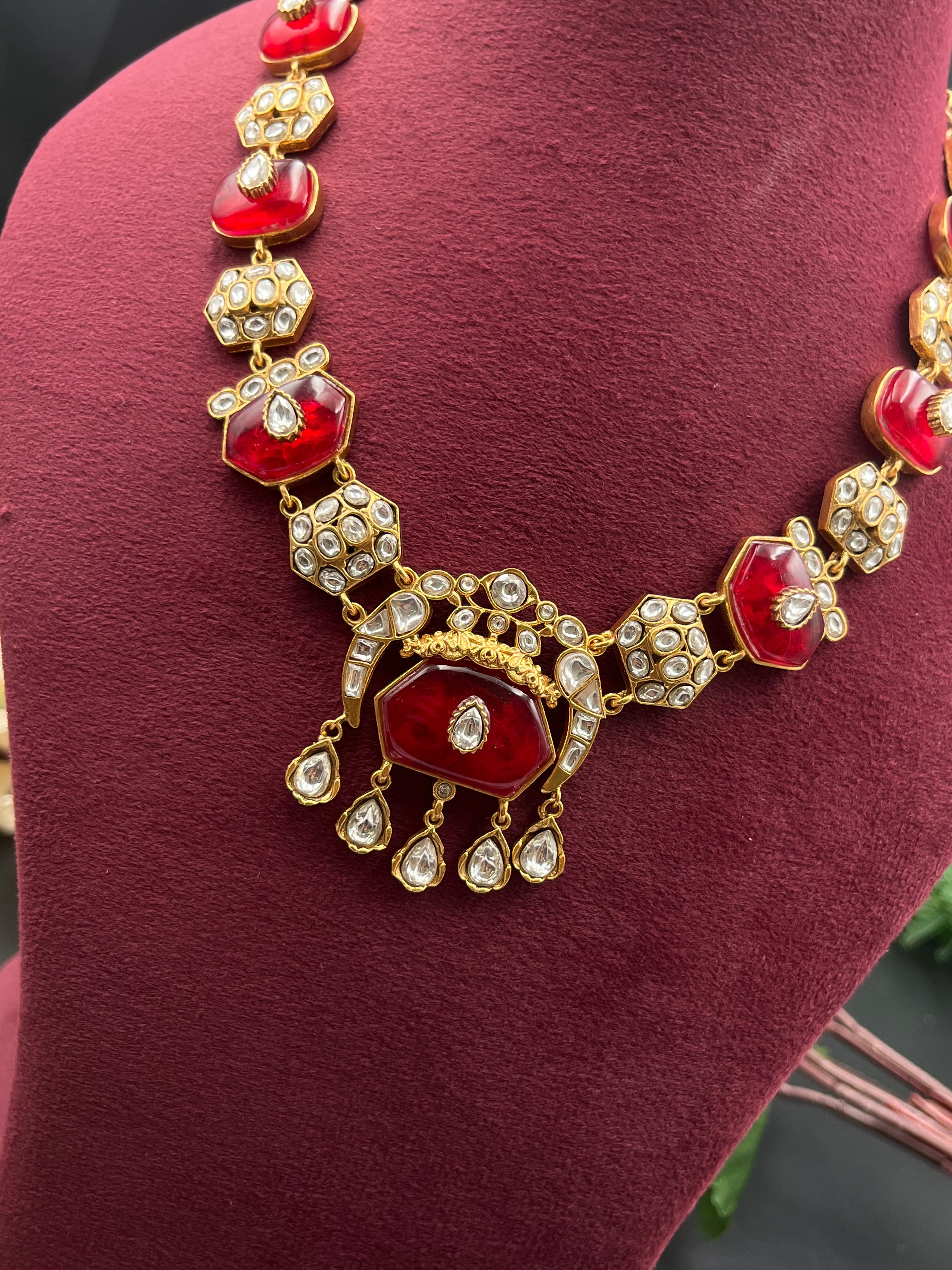 AAROHI NECKLACE