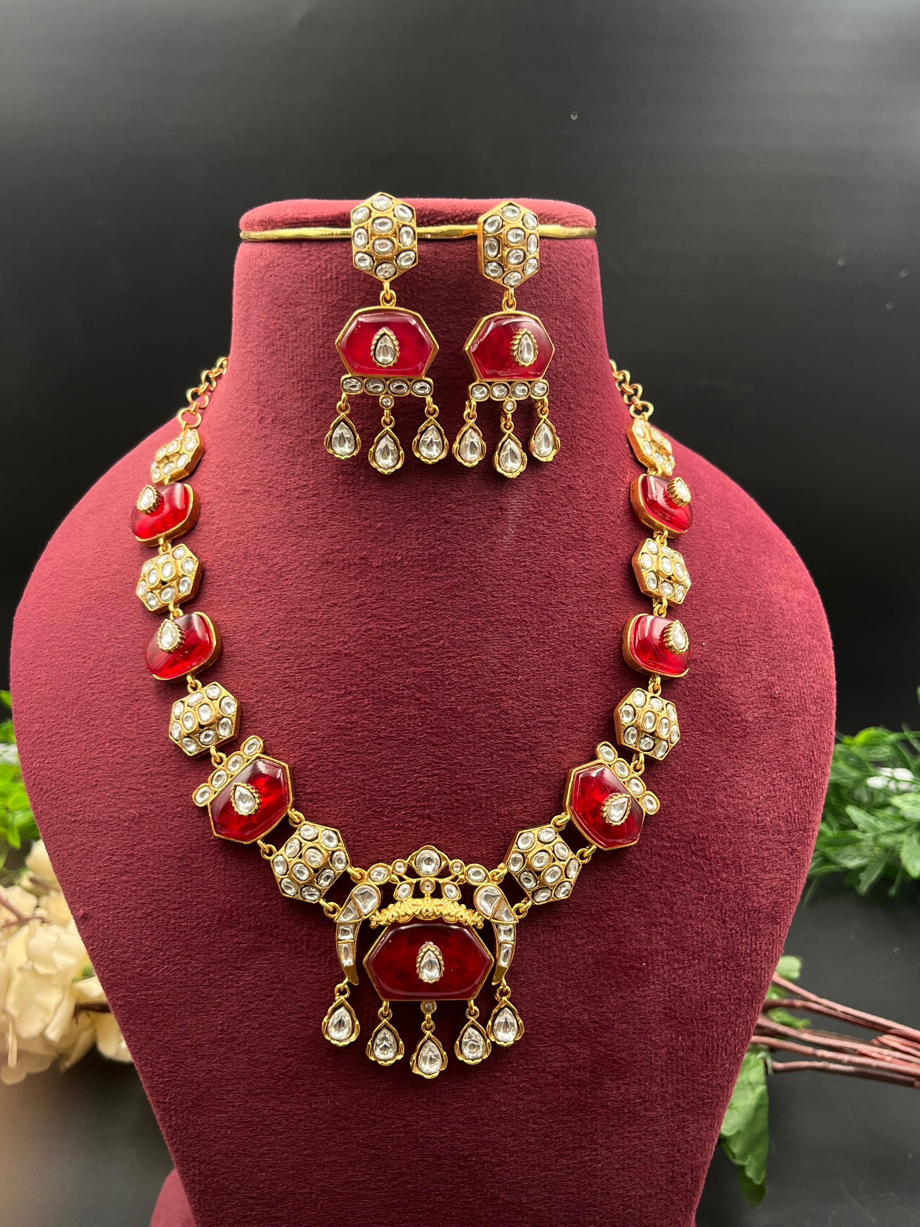 AAROHI NECKLACE