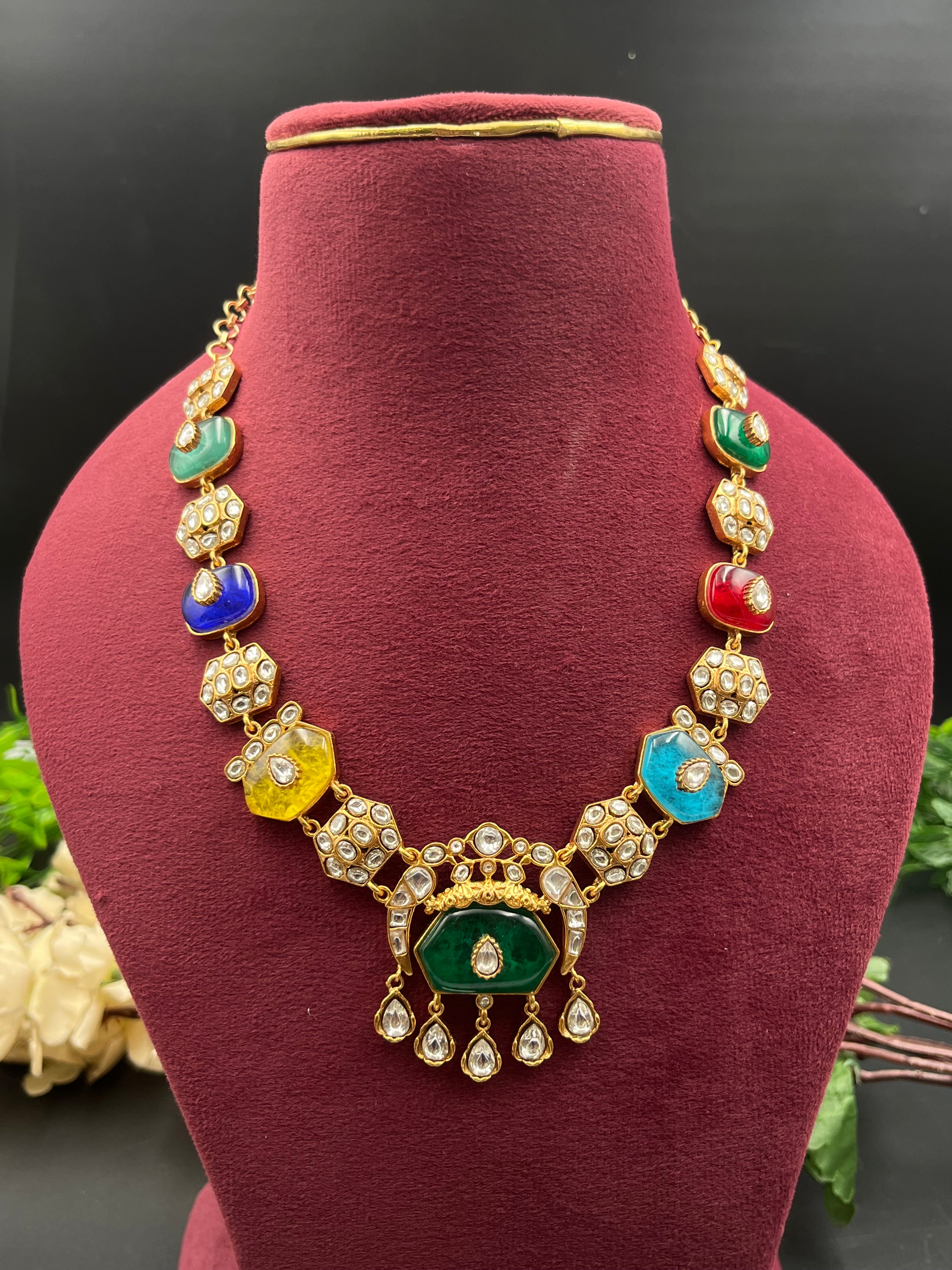 AAROHI NECKLACE