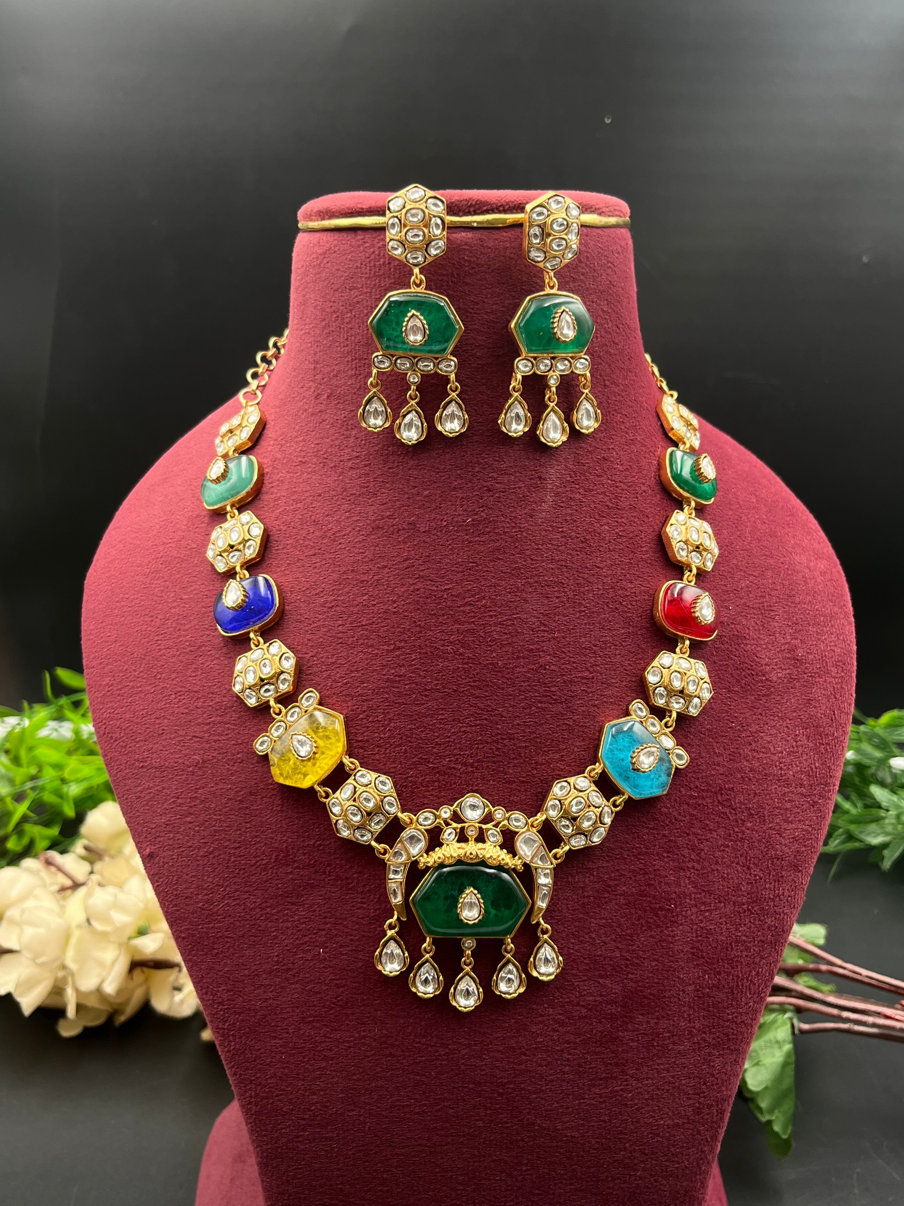 AAROHI NECKLACE