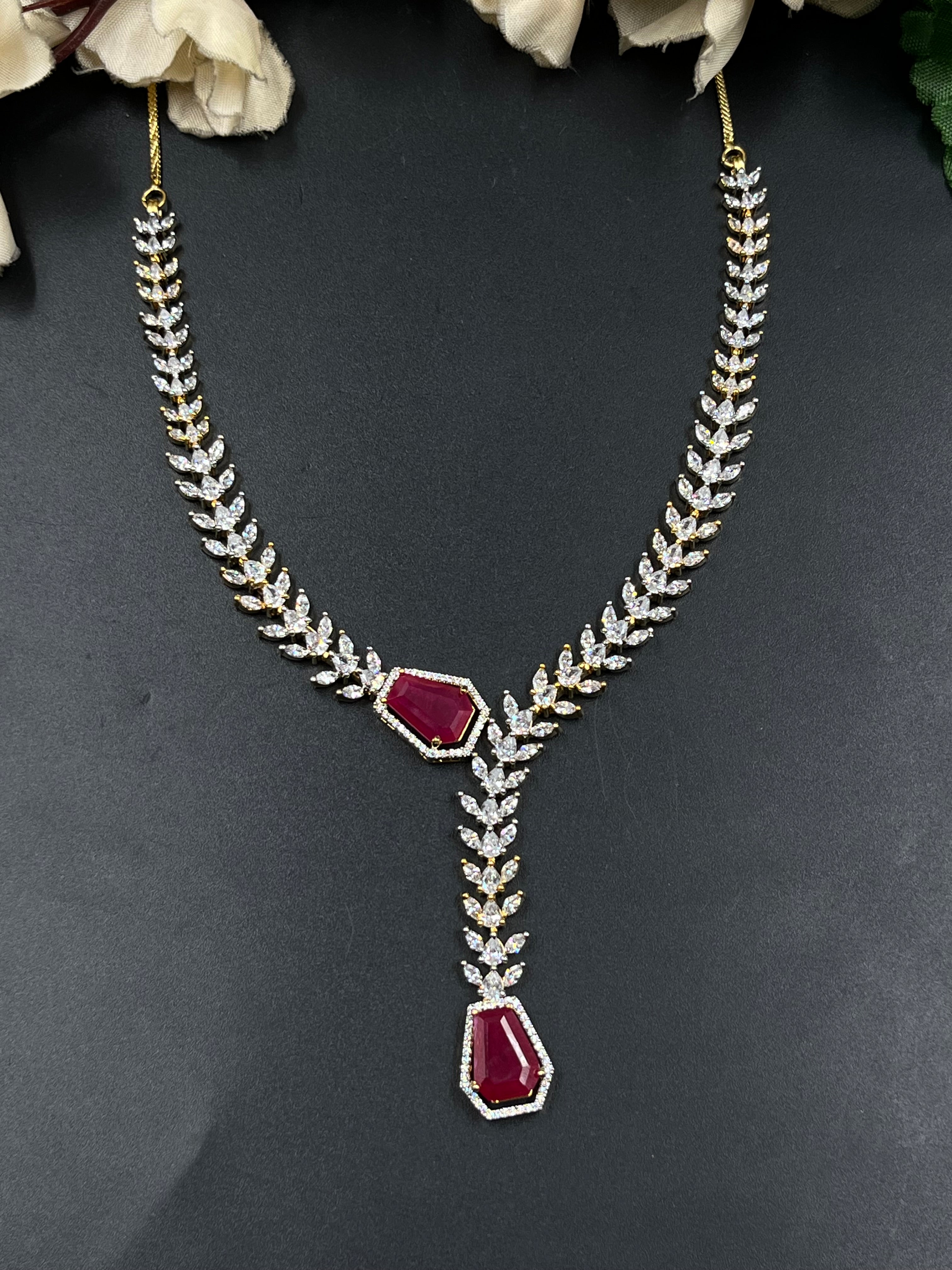 ISLA NECKLACE