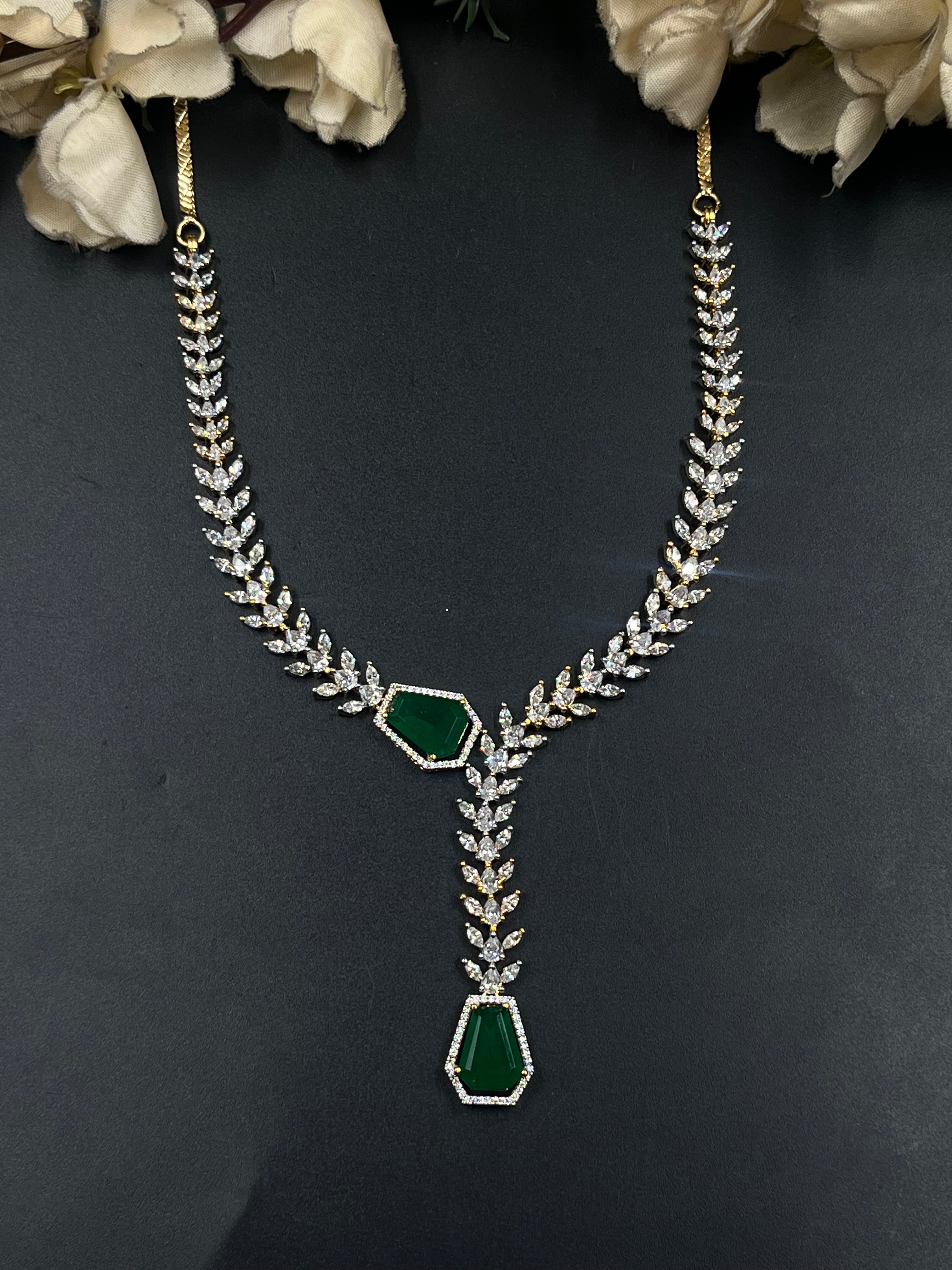 ISLA NECKLACE